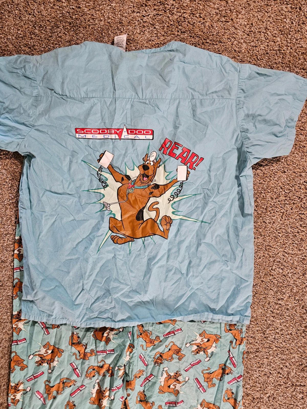 Designer Scooby Doo Medical scrubs Set Medium 2003 "REAR!" Very Rare Size ONE SIZE - 3 Thumbnail