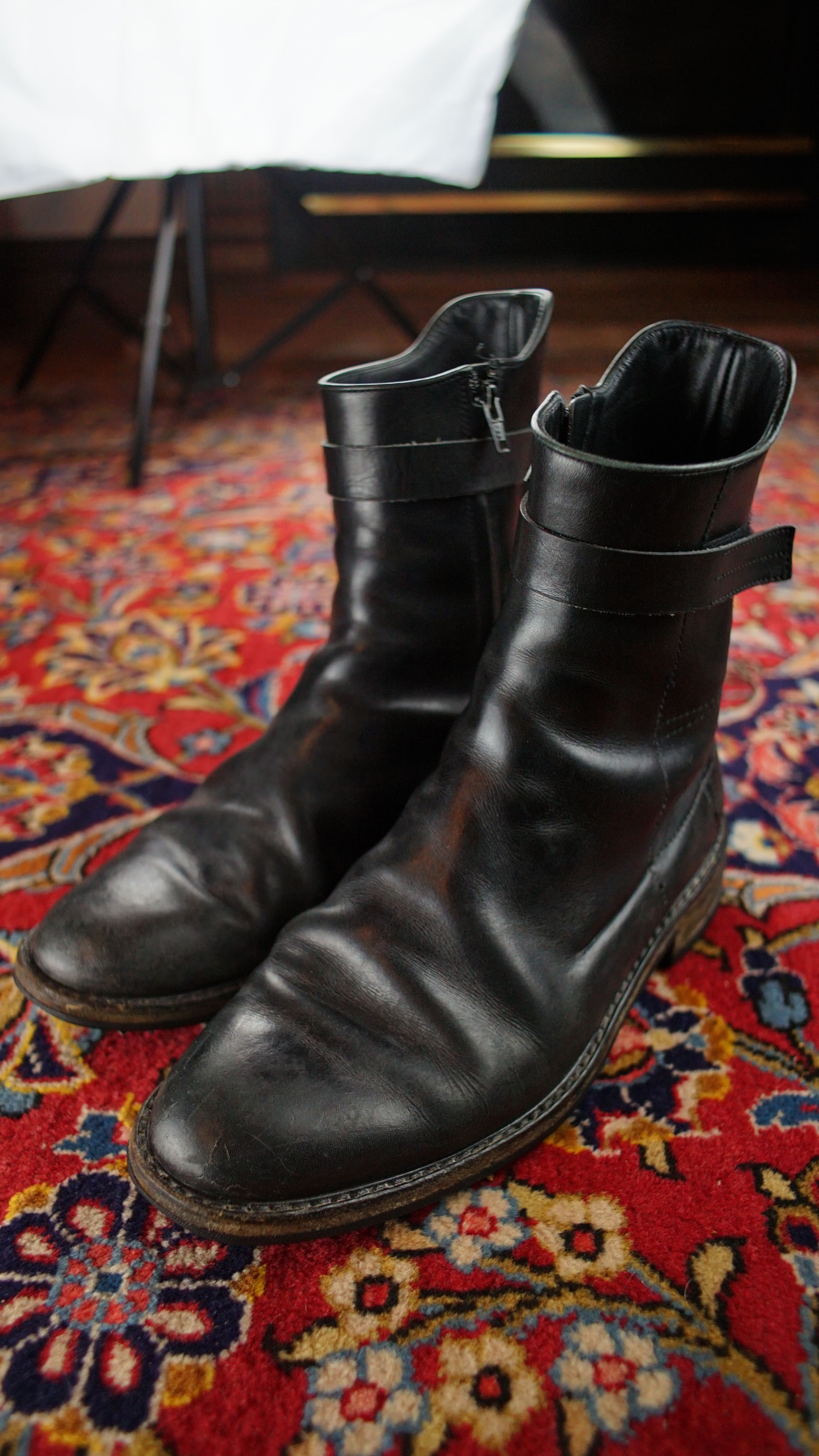 Dior Homme AW04 VOTCスエードブーツ エディ期 Dior Homme AW04 VOTC Zip Buckled Suede Boots - Ākaibu Store