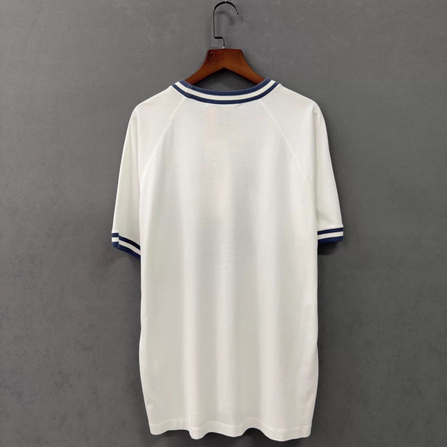 Louis Vuitton LV Reverse Logo Embroidered Short Sleeve Size US M / EU 48-50 / 2 - 2 Thumbnail