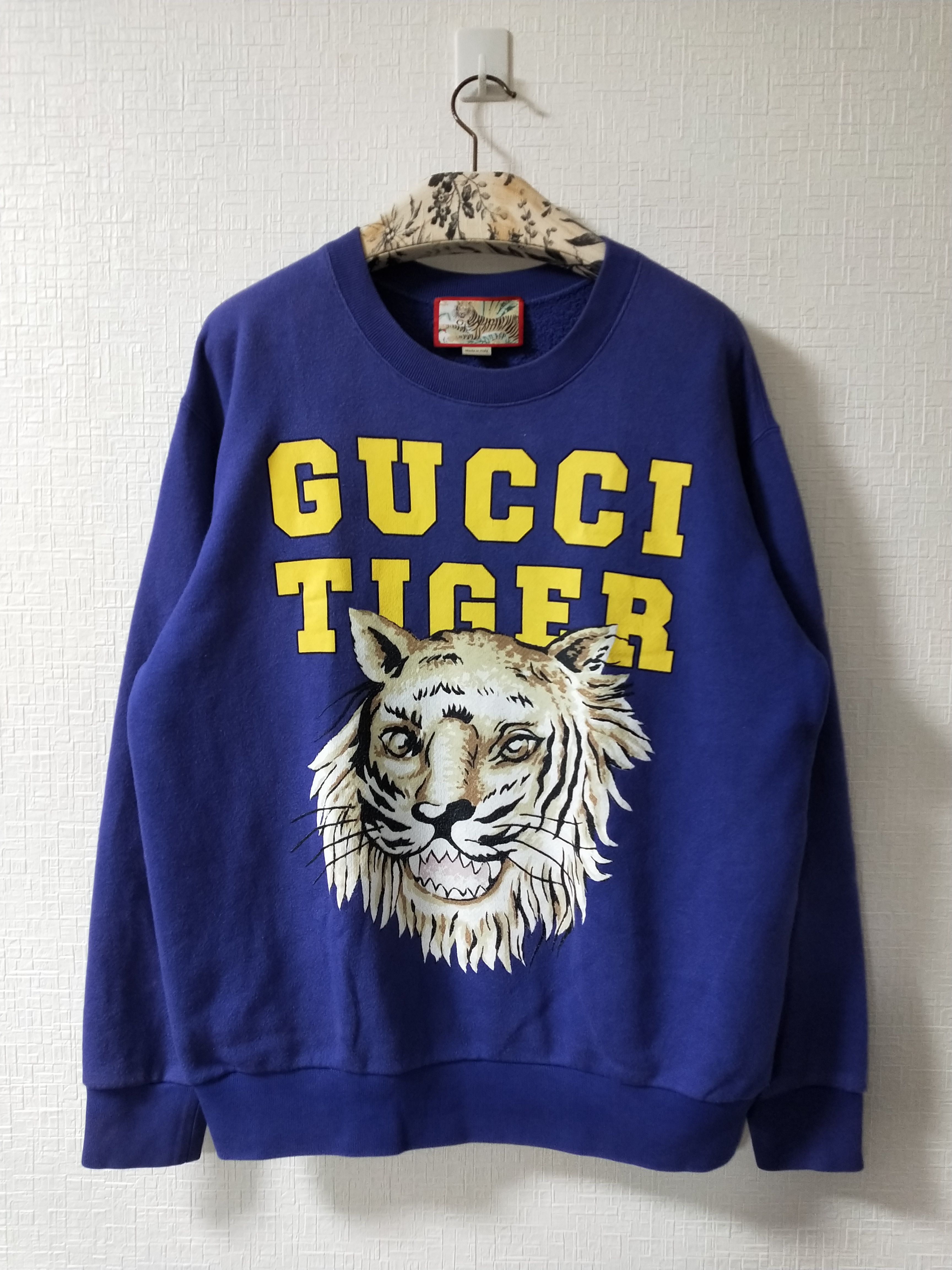 Pre-owned Gucci 'tiger' Print Sweatshirt In Navy