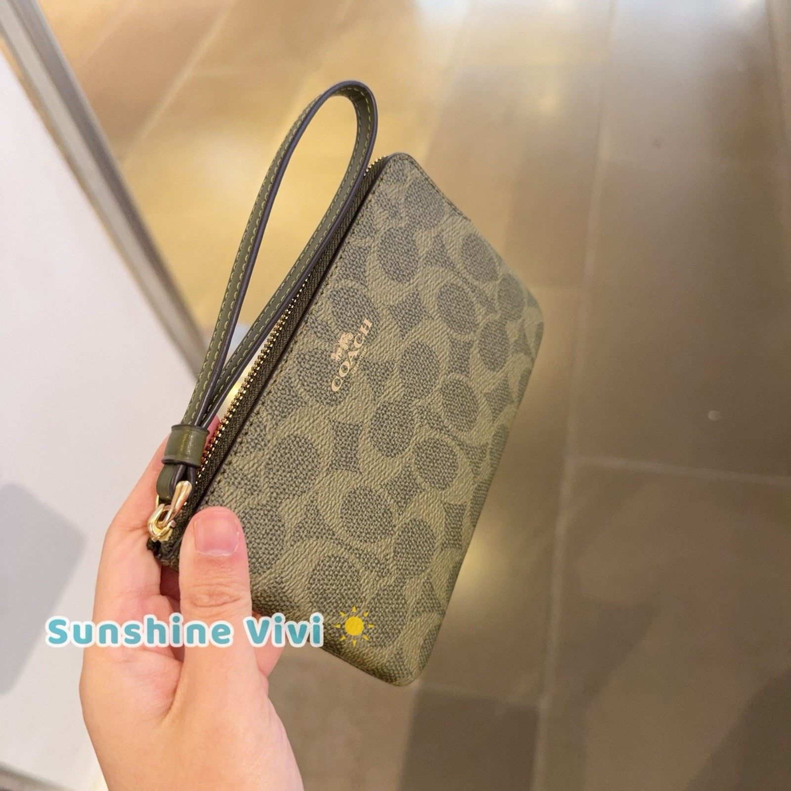 Coach Coach Corner Zip Wristlet Signature Canvas CAQ75 Gold/Olive Size ONE SIZE - 2 Thumbnail