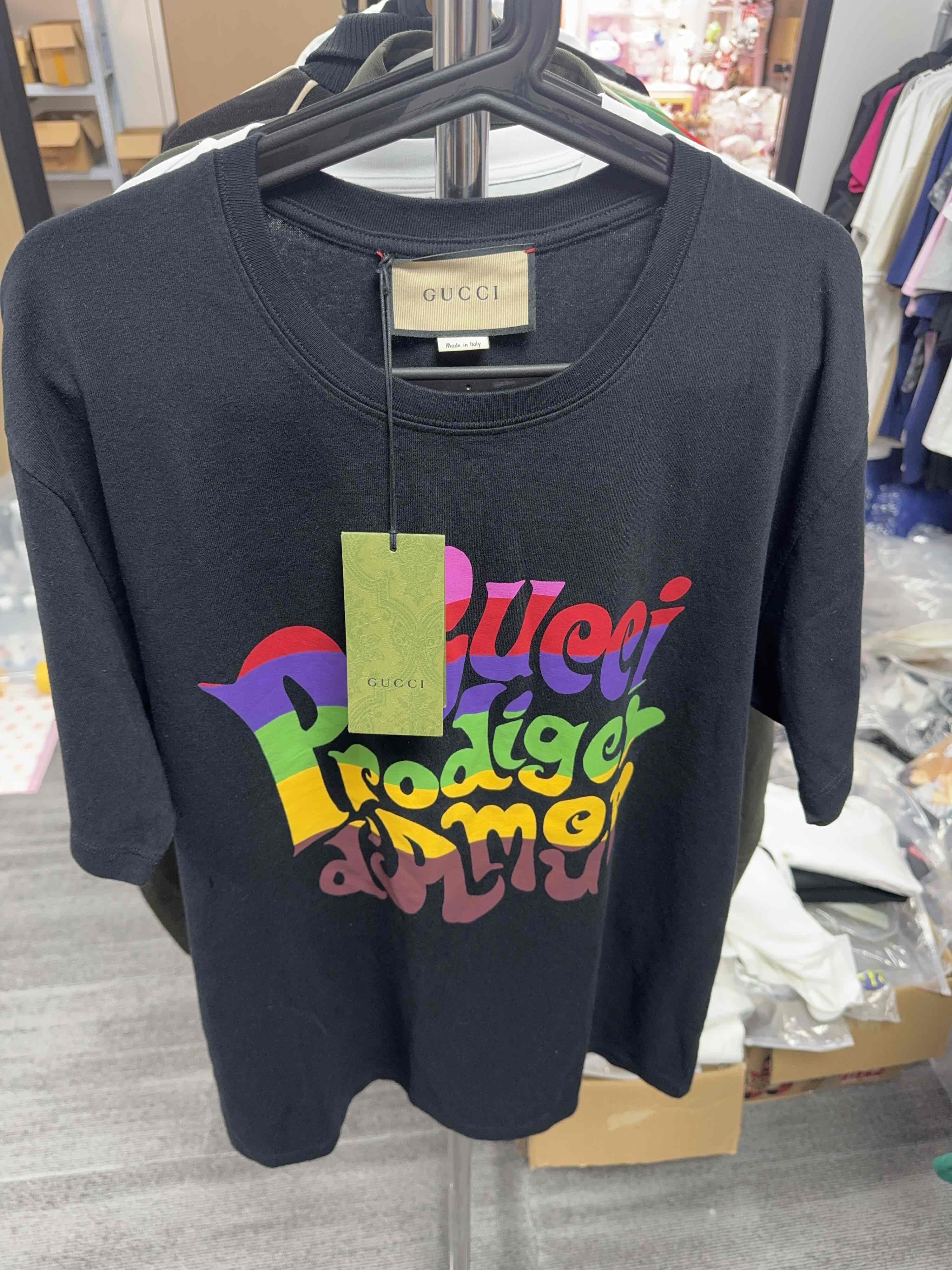 Gucci Gucci Rainbow Logo Graphic T-Shirt Black Size L Size US L / EU 52-54 / 3 - 1 Thumbnail