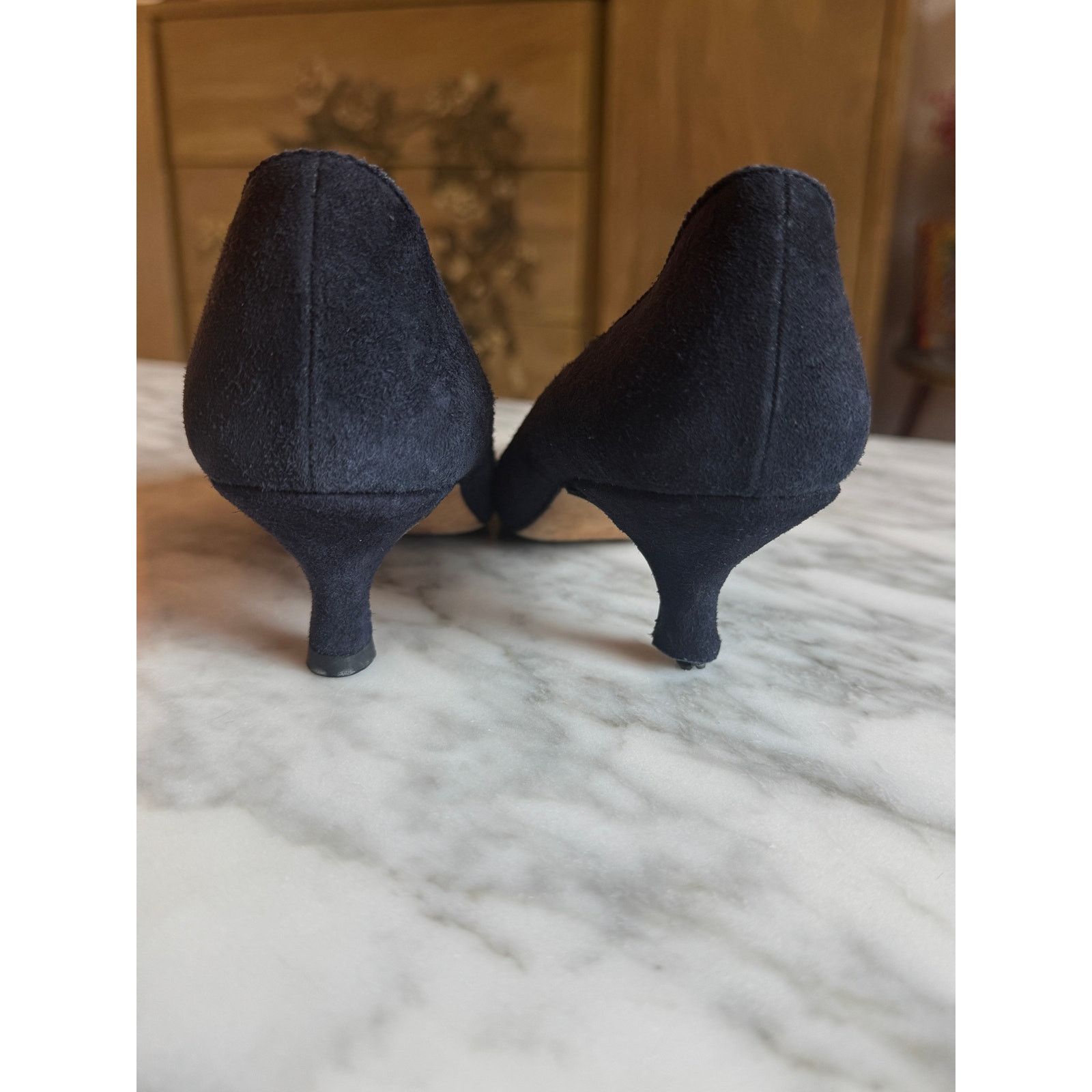 Manolo Blahnik Manolo Blanik Navy Blue Suede Heels with Buckle detail Size US 6 / IT 36 - 4 Thumbnail