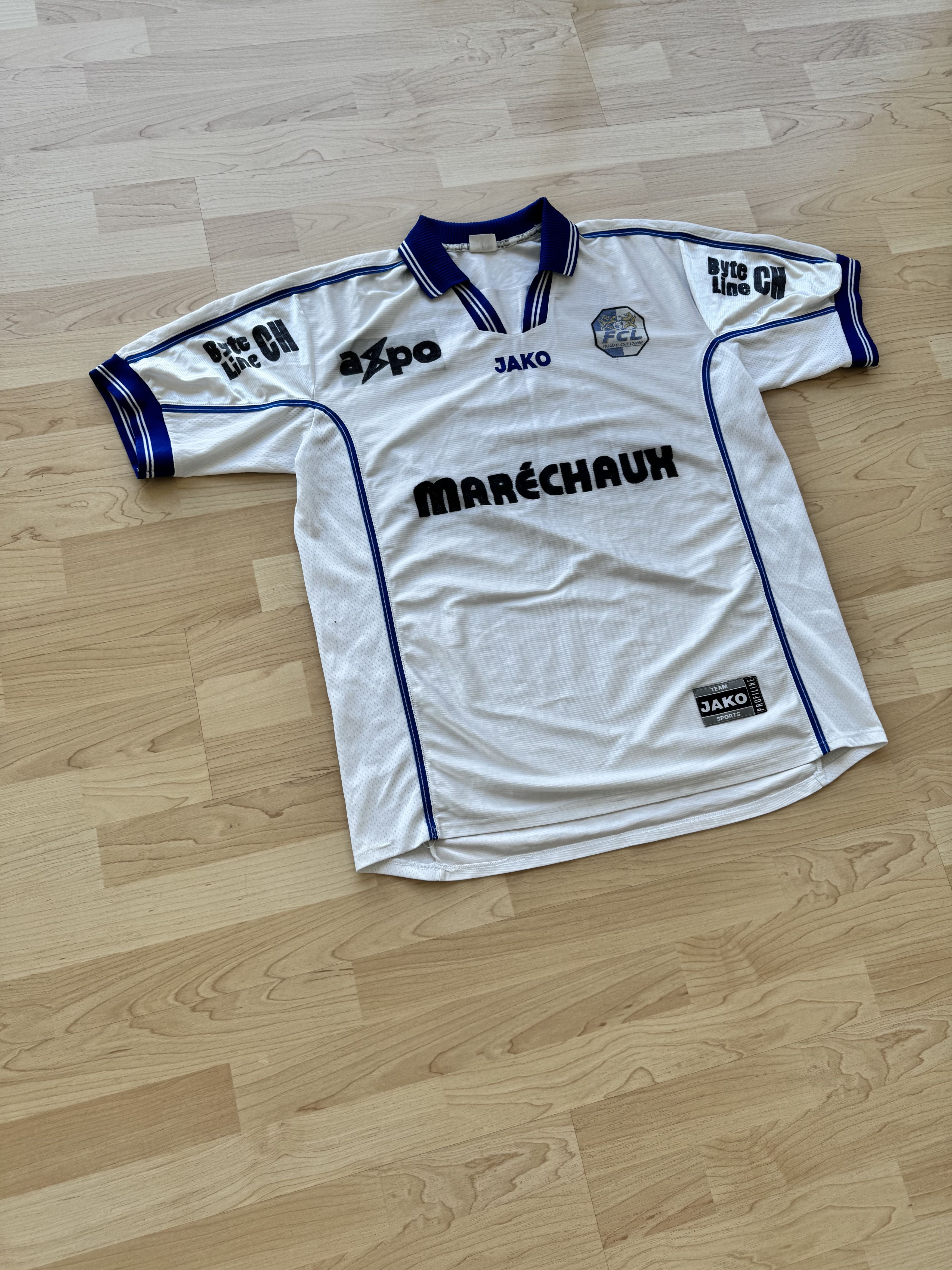 Vintage Vintage Fussballtrikot FC Luzern 2002-03 heim T-shirt Size US XL / EU 56 / 4 - 2 Thumbnail