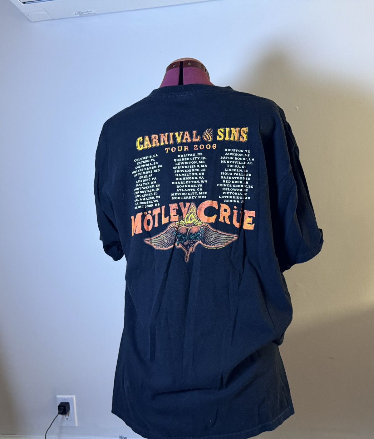 Anvil Vintage 2005 Mötley Crüe Carnival of Sins Tour T-shirt Size US XL / EU 56 / 4 - 2 Thumbnail