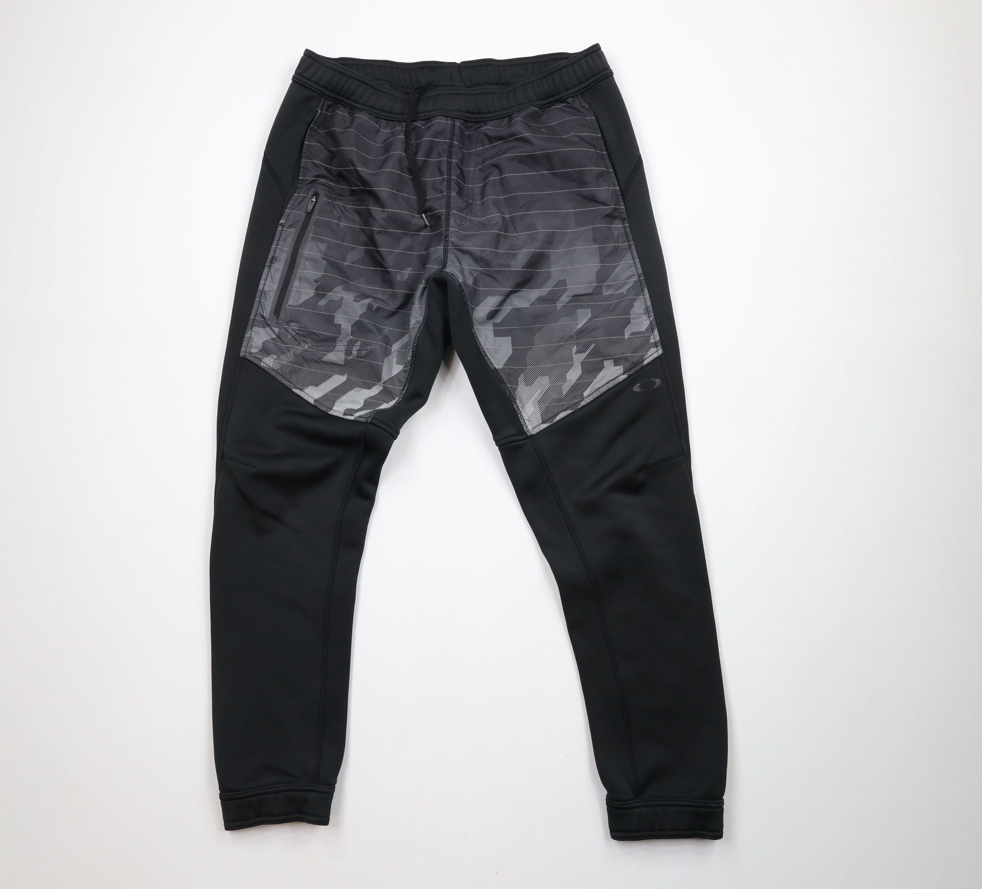 Oakley × Vintage Vintage Y2K Oakley Camouflage Cuffed Joggers Pants Size US 36 / EU 52 - 1 Thumbnail