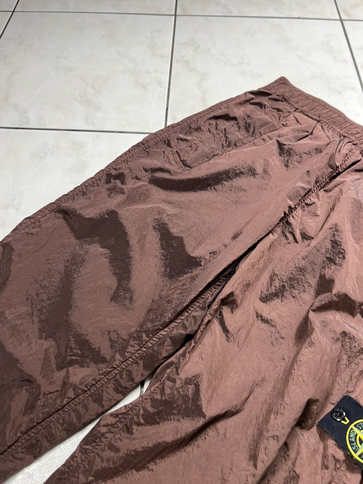 Stone Island Stone Island shiny nylon metal sweatpants burgundy baggy Size US 32 / EU 48 - 8 Thumbnail