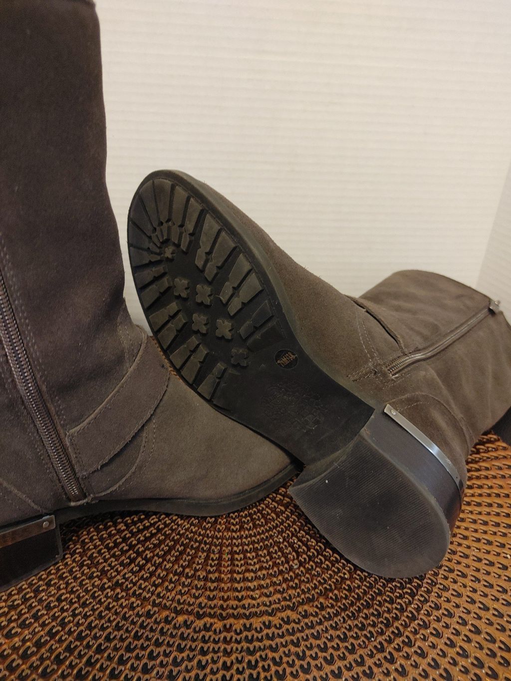 Vince Camuto Vince Camuto Whyla Suede Booties Size 7.5 Size US 7.5 / IT 37.5 - 6 Thumbnail