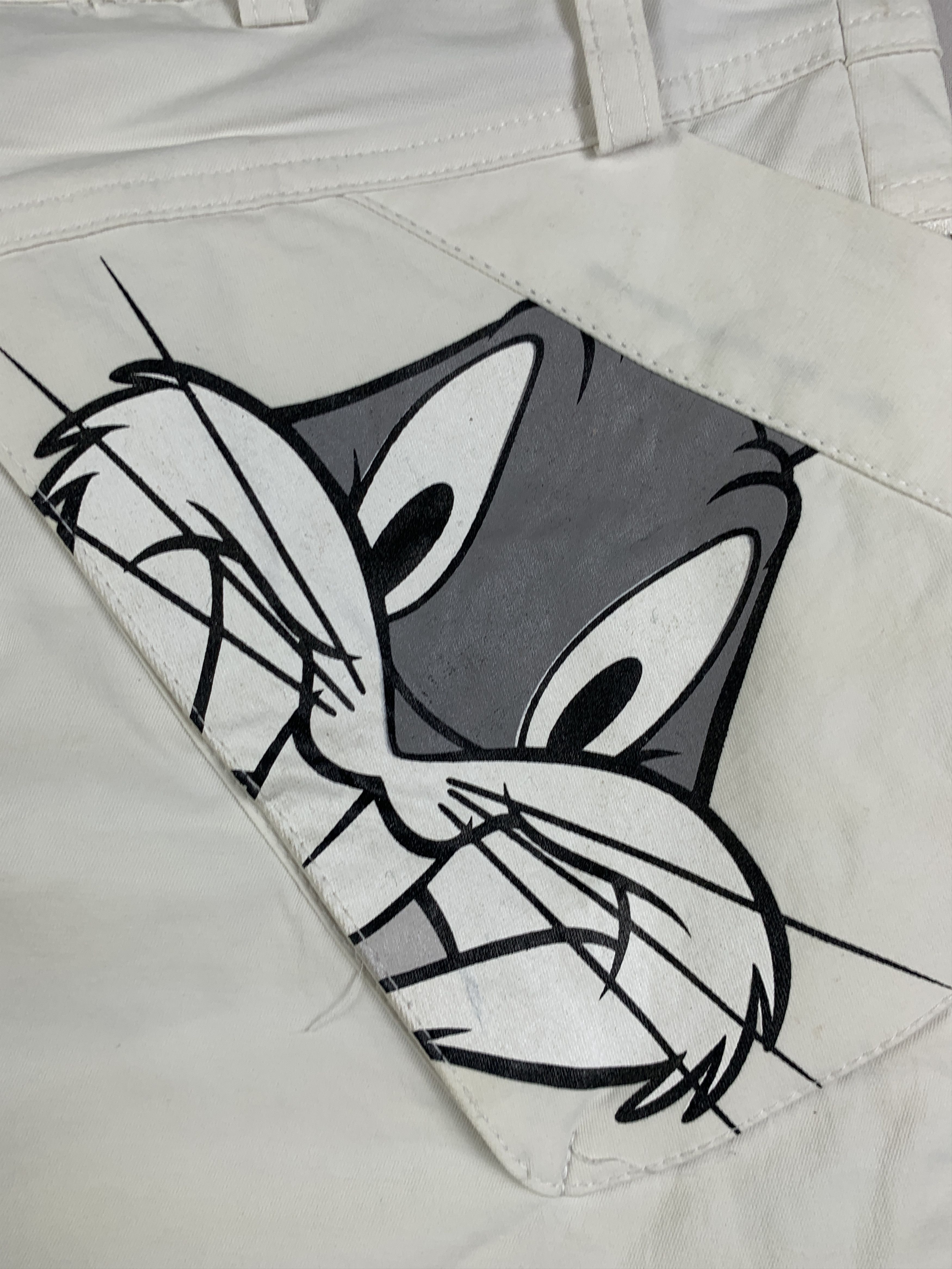 Warner Bros Warner Bros Golf Bugs Bunny White Skorts (29) Size 29" - 5 Thumbnail