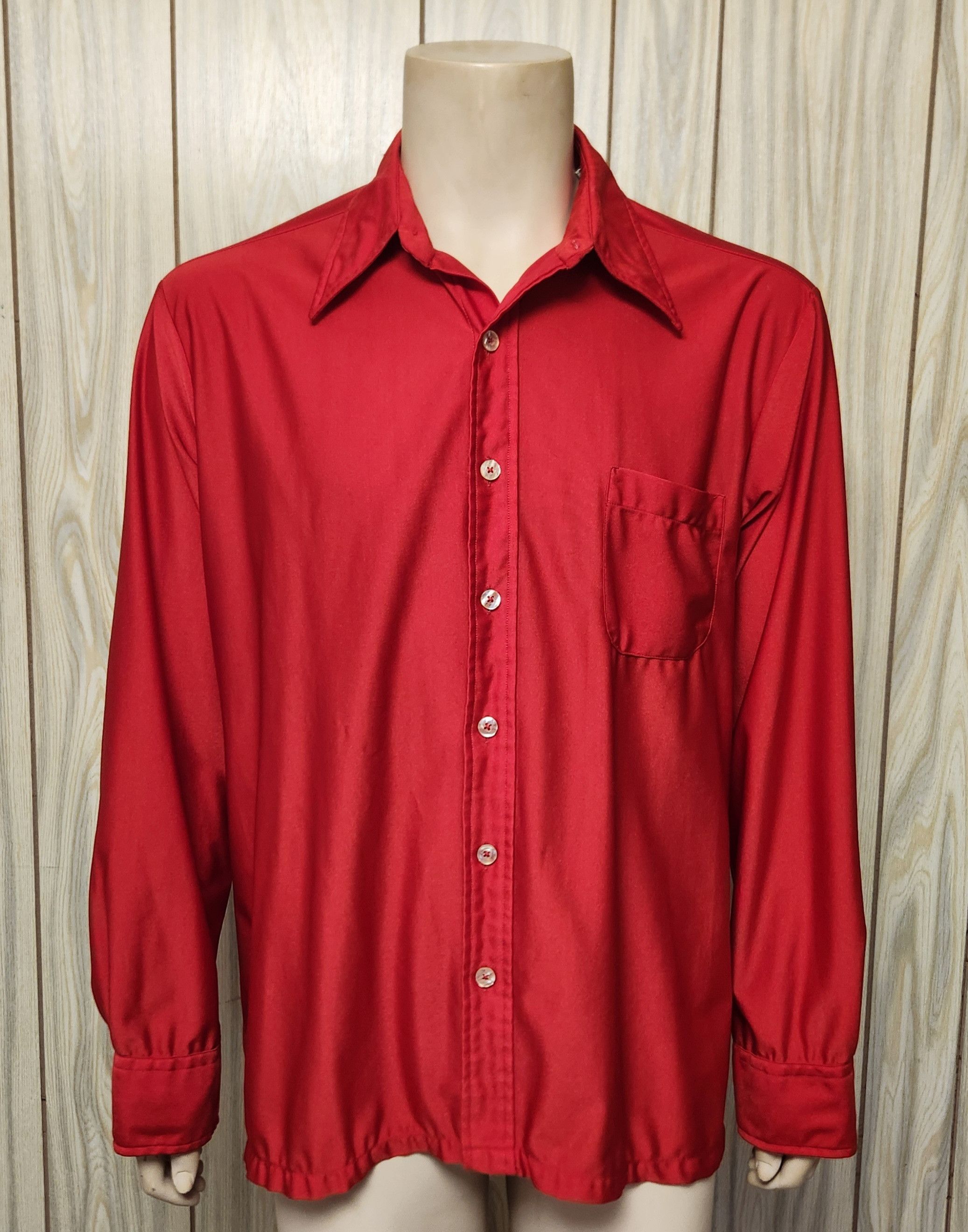 Vintage red disco shirt XL men s 1970s Qiana Size US XL / EU 56 / 4 - 1 Thumbnail