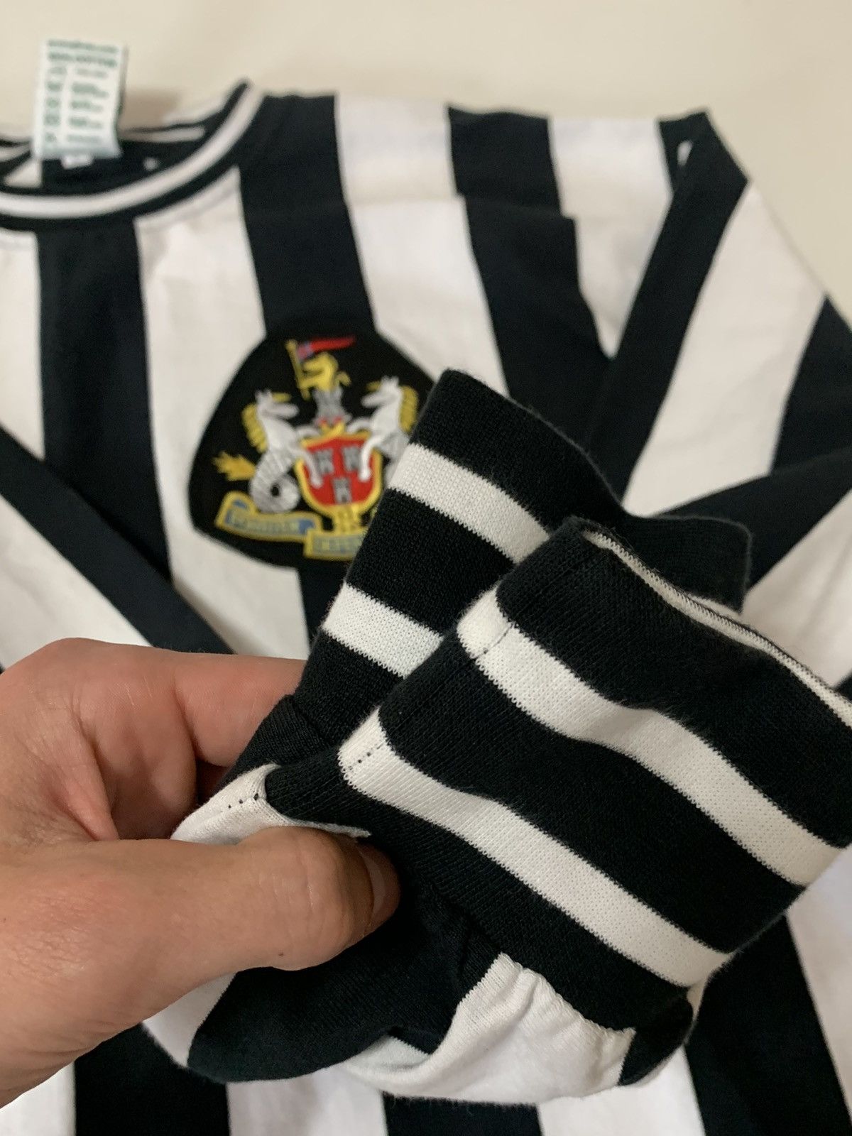 Other NEWCASTLE UNITED 1970 RETRO VINTAGE SCORE DRAW HOME FOOTBALL Size US L / EU 52-54 / 3 - 6 Thumbnail