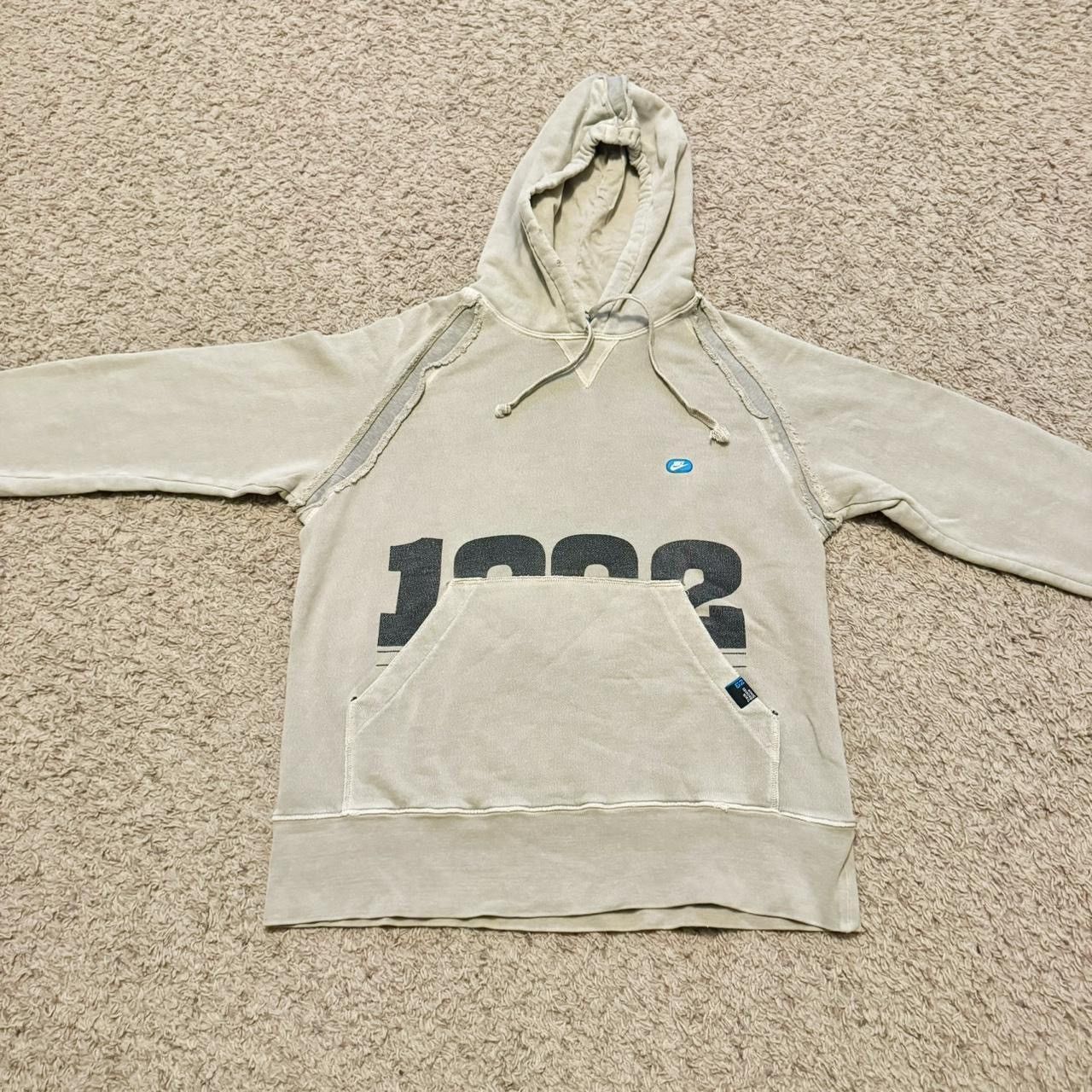 Vintage Y2K VINTAGE NIKE HOODIE! Size US L / EU 52-54 / 3 - 2 Thumbnail