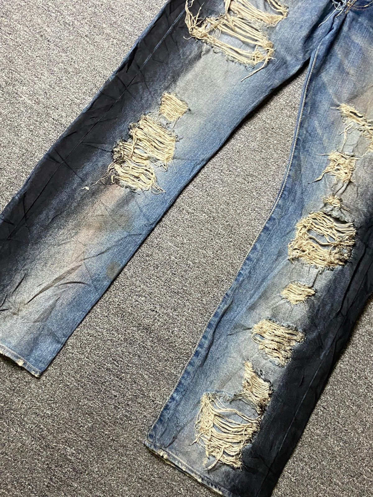 Takeo Kikuchi × Vintage Vintage Takeo Kikuchi Selvedge Ripped Jeans (123) Size US 37 - 8 Thumbnail