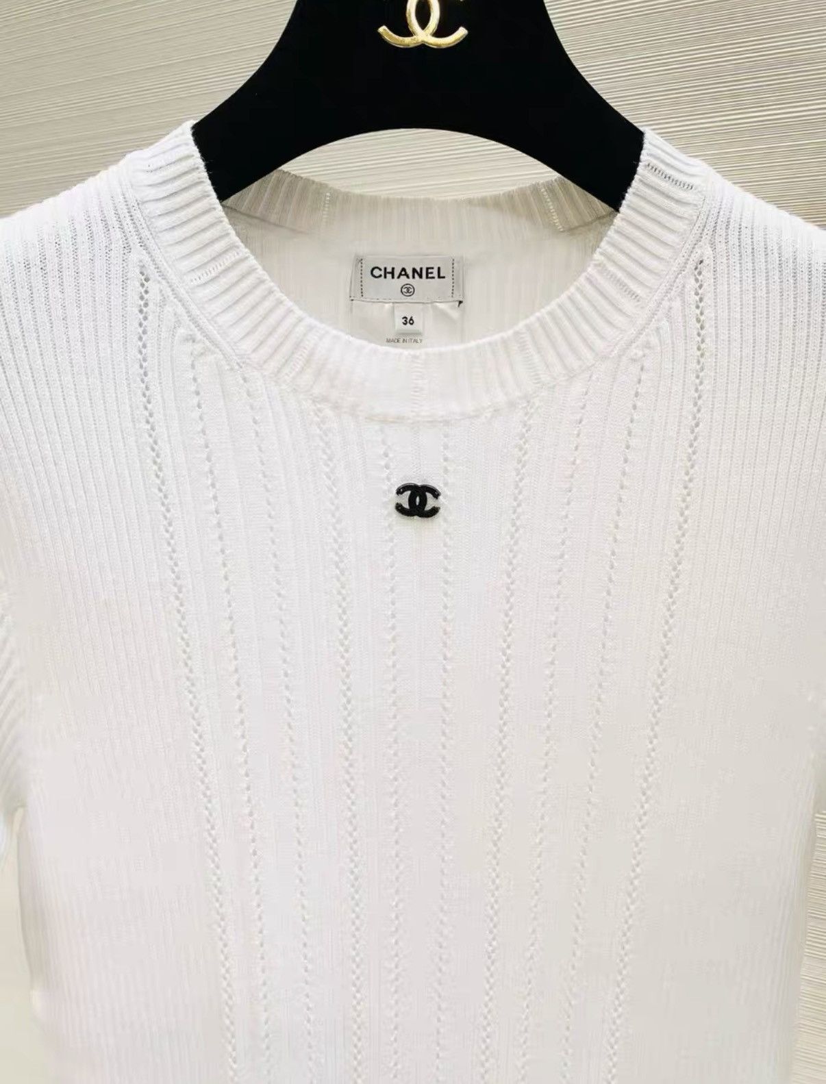 Chanel Chanel Classic White Short Sleeve Knit Top J33 Size XS / US 0-2 / IT 36-38 - 2 Thumbnail