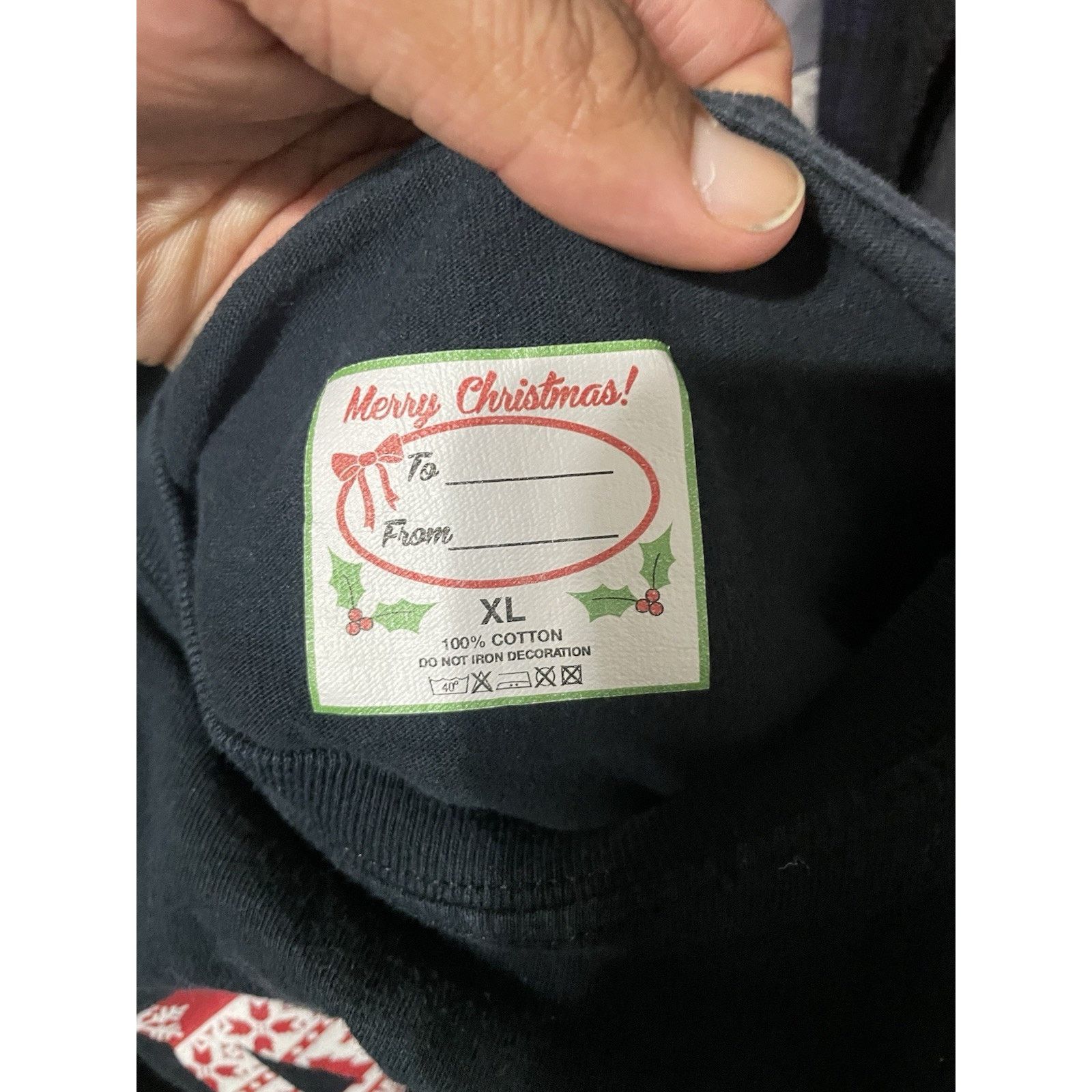 Gildan SIZE XL- MANCHESTER UNITED CHRISTMAS SHIRT Santa Is A Red Size US XL / EU 56 / 4 - 3 Thumbnail