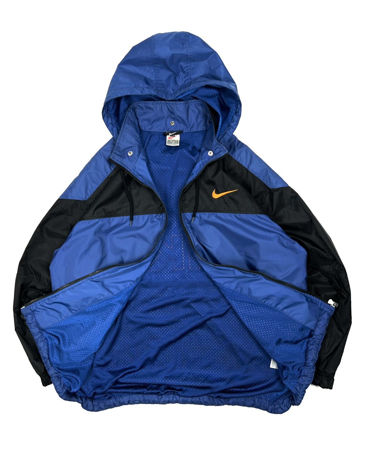 Nike 90s Nike Nylon Waterproof Light Jacket Big Logo Vintage L Size US L / EU 52-54 / 3 - 4 Thumbnail