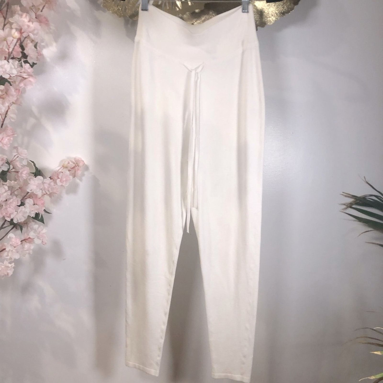 Live The Process Live the process pants joggers in white. Size 28" / US 6 / IT 42 - 1 Thumbnail