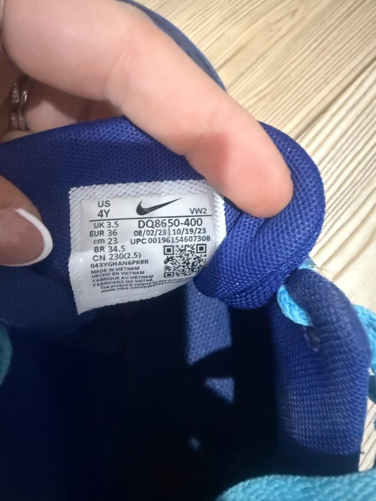 Nike Nike Kids Blue Multicolor Basketball Sneakers Size US 5 / EU 37 - 4 Thumbnail