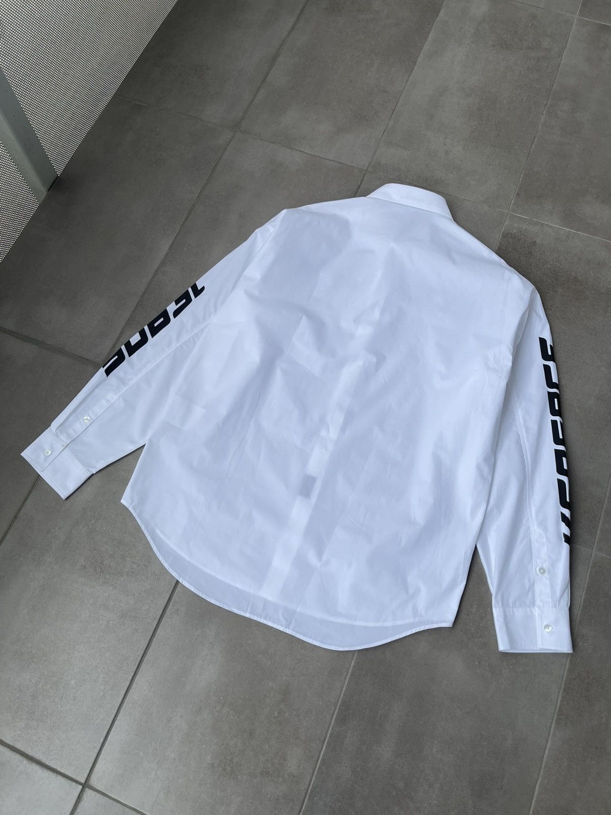 Versace !DS! SS23 Versace Logo Oversized White Shirt Size US M / EU 48-50 / 2 - 15 Thumbnail