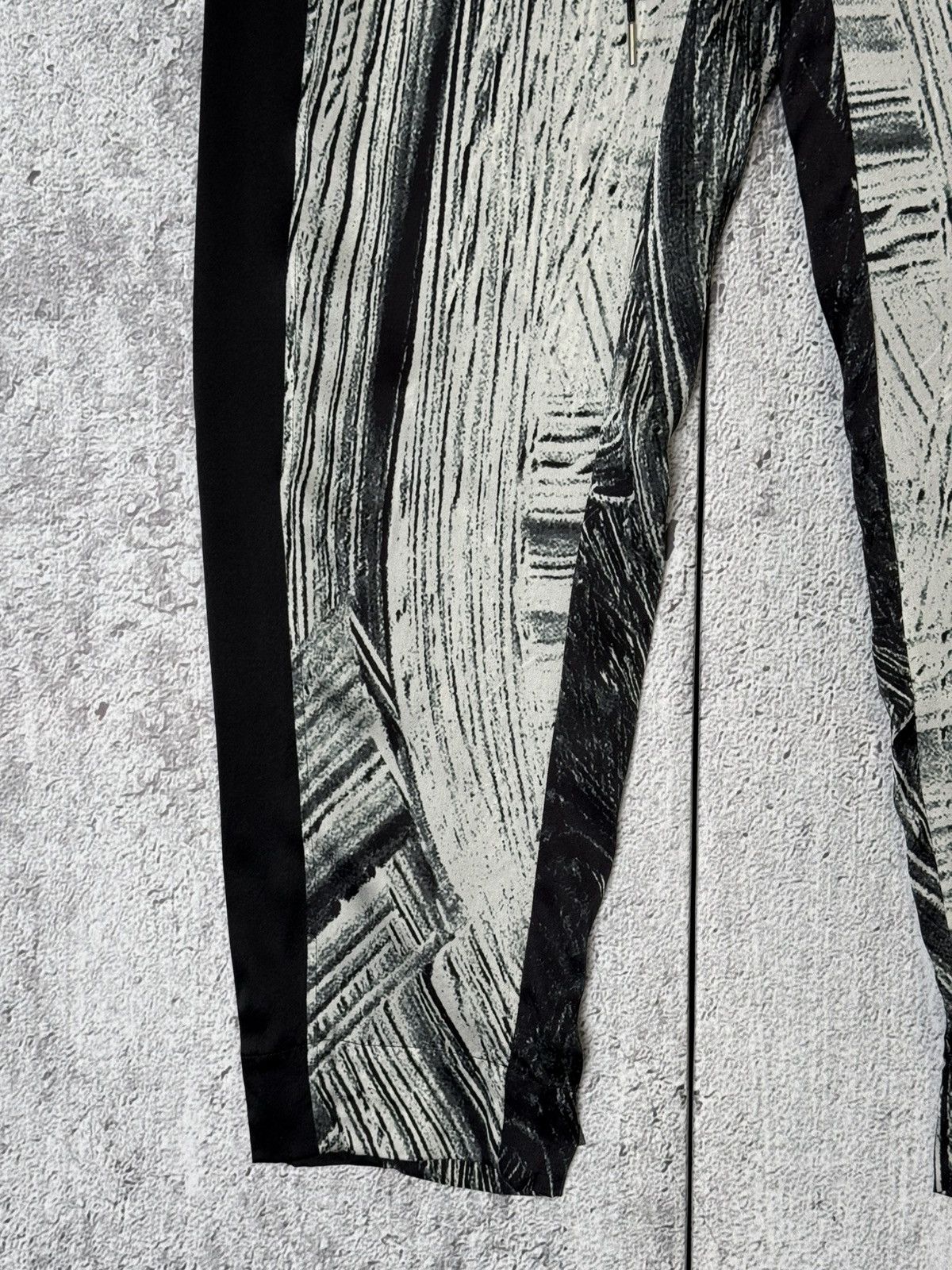 Helmut Lang Helmut Lang Method Silk Brushstroke Printed Drawstring Pants Size 30" / US 8 / IT 44 - 5 Thumbnail