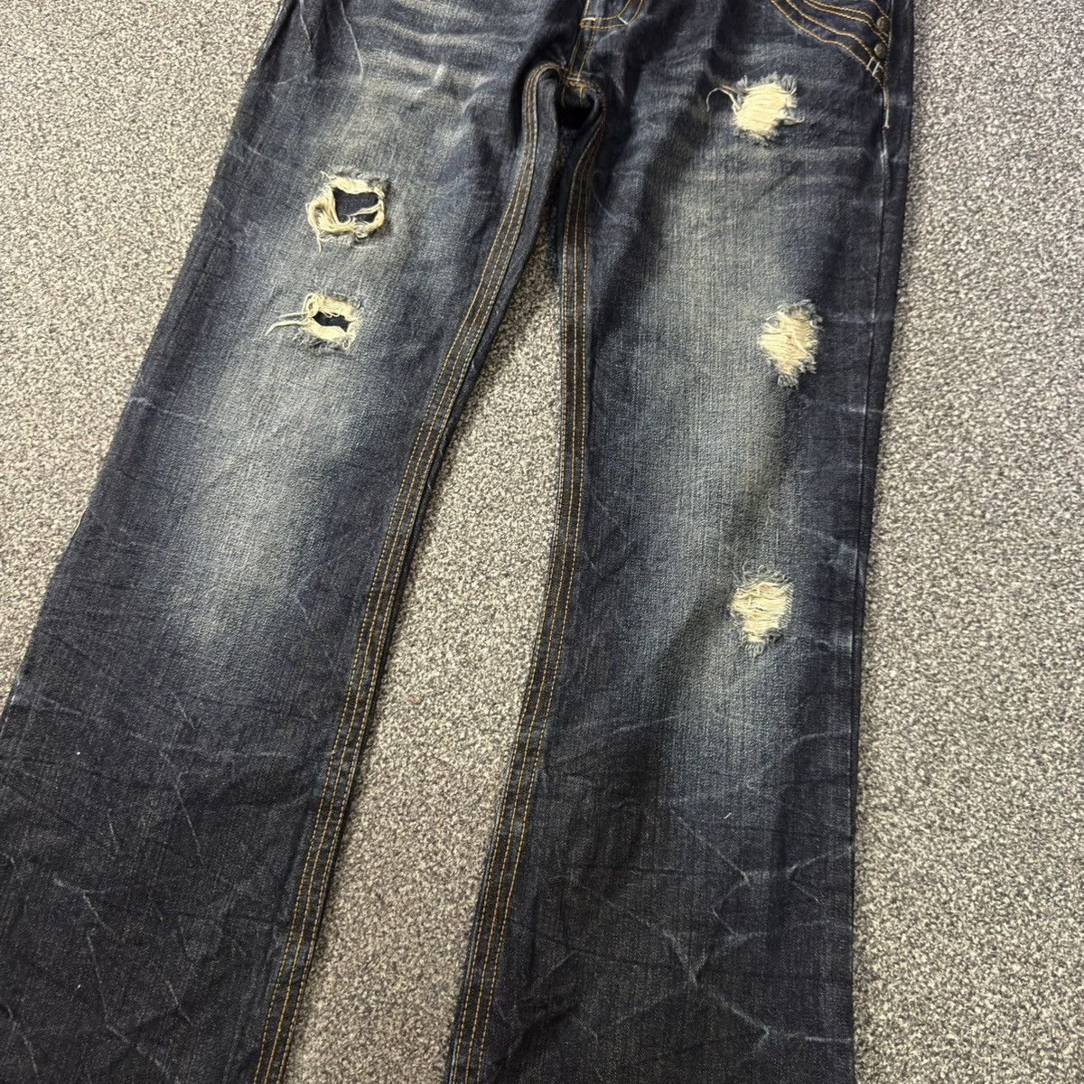 Le Grande Bleu (L.G.B.) 🇯🇵 Flared Affliction Distressed Whisker Embroidered Wings Size US 32 / EU 48 - 9 Thumbnail