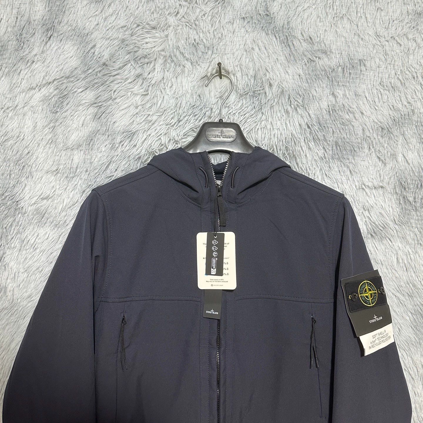 Stone Island stone island soft shell hooded jacket navy black Size US M / EU 48-50 / 2 - 3 Thumbnail