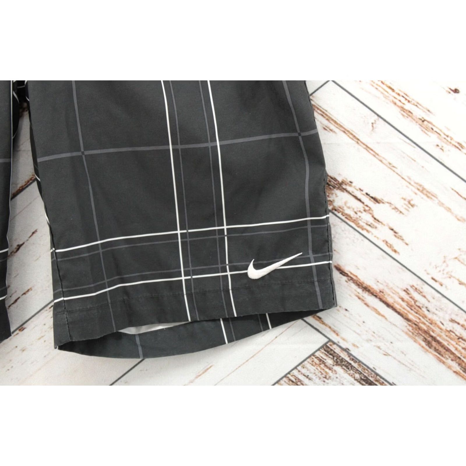 Nike Nike Board Shorts Mens Small Black White Plaid Unlined Pocket Swim Trunks Preppy Size US 29 - 2 Thumbnail