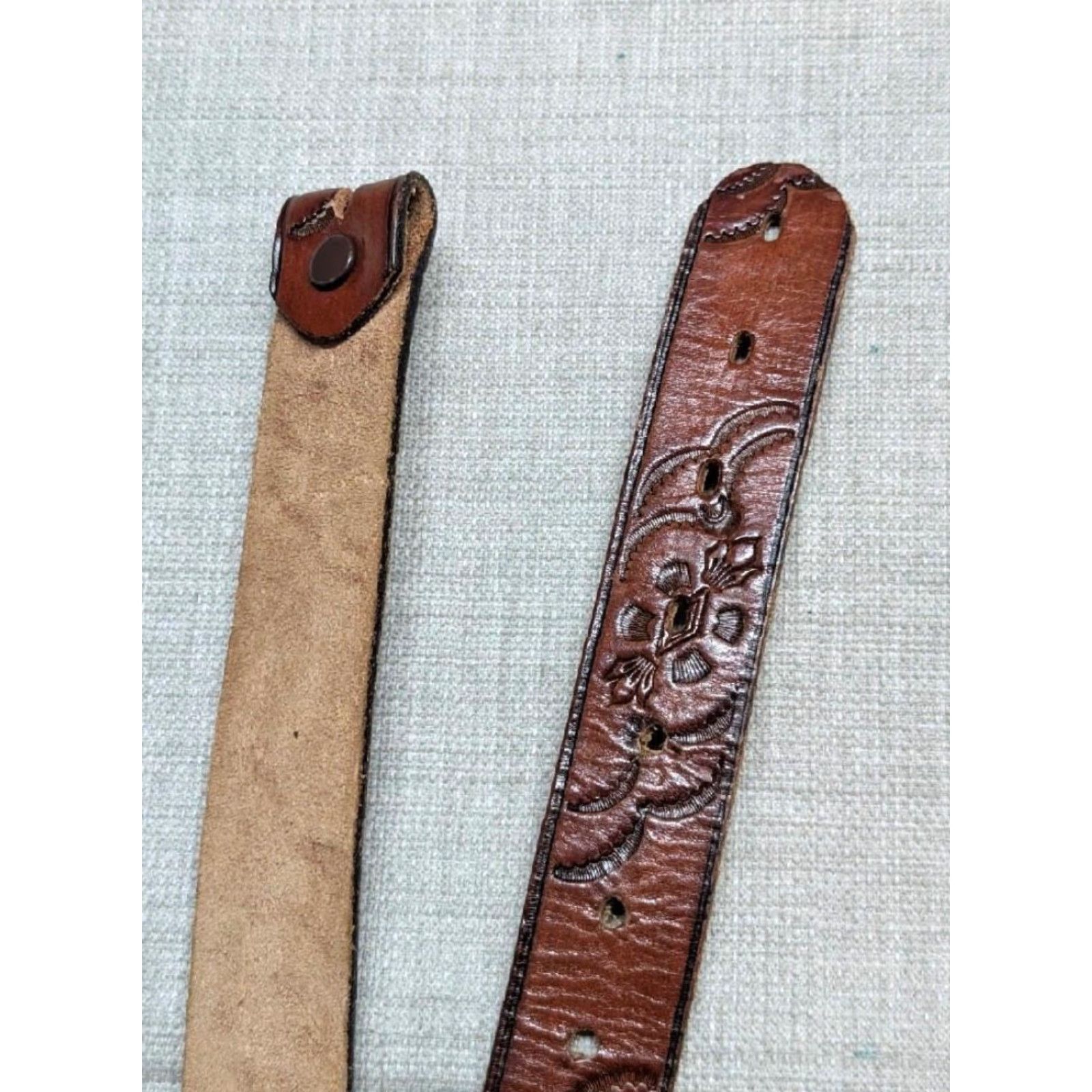 Vintage VINTAGE Handcrafted western belt - Tooled brown cowhide leather belt with buckle snaps, 1-1/4" width, size 28, men, Regular Size 28 - 7 Thumbnail