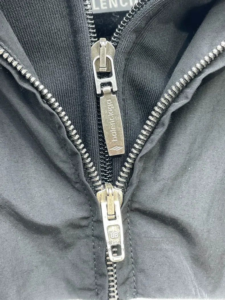 Balenciaga Balenciaga White stripe B-letter embroidered faux two-piec Size US S / EU 44-46 / 1 - 5 Thumbnail