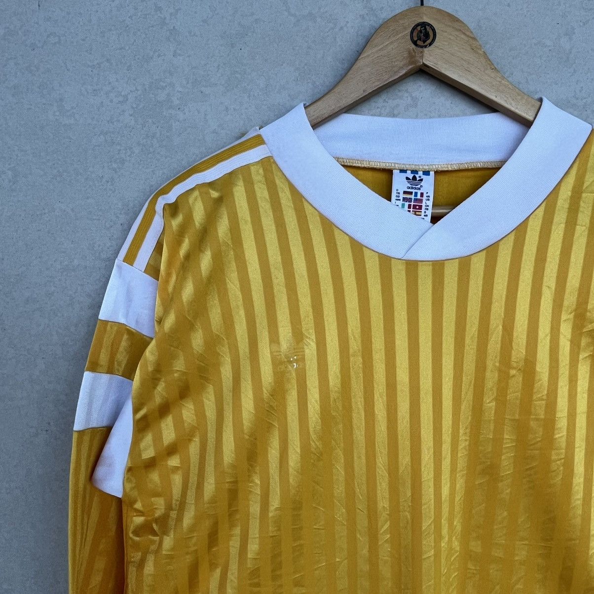 Other Vintage Yellow And White Sleeve Soccer Jersey Size L Size US L / EU 52-54 / 3 - 4 Thumbnail