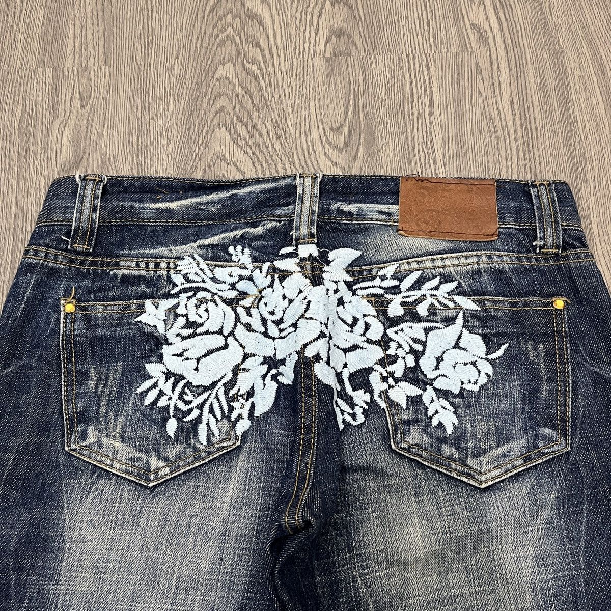 Japanese Brand Flared Pant Bluevirus Flower Embroidery Ifsix Lgb Style Size US 31 - 12 Thumbnail