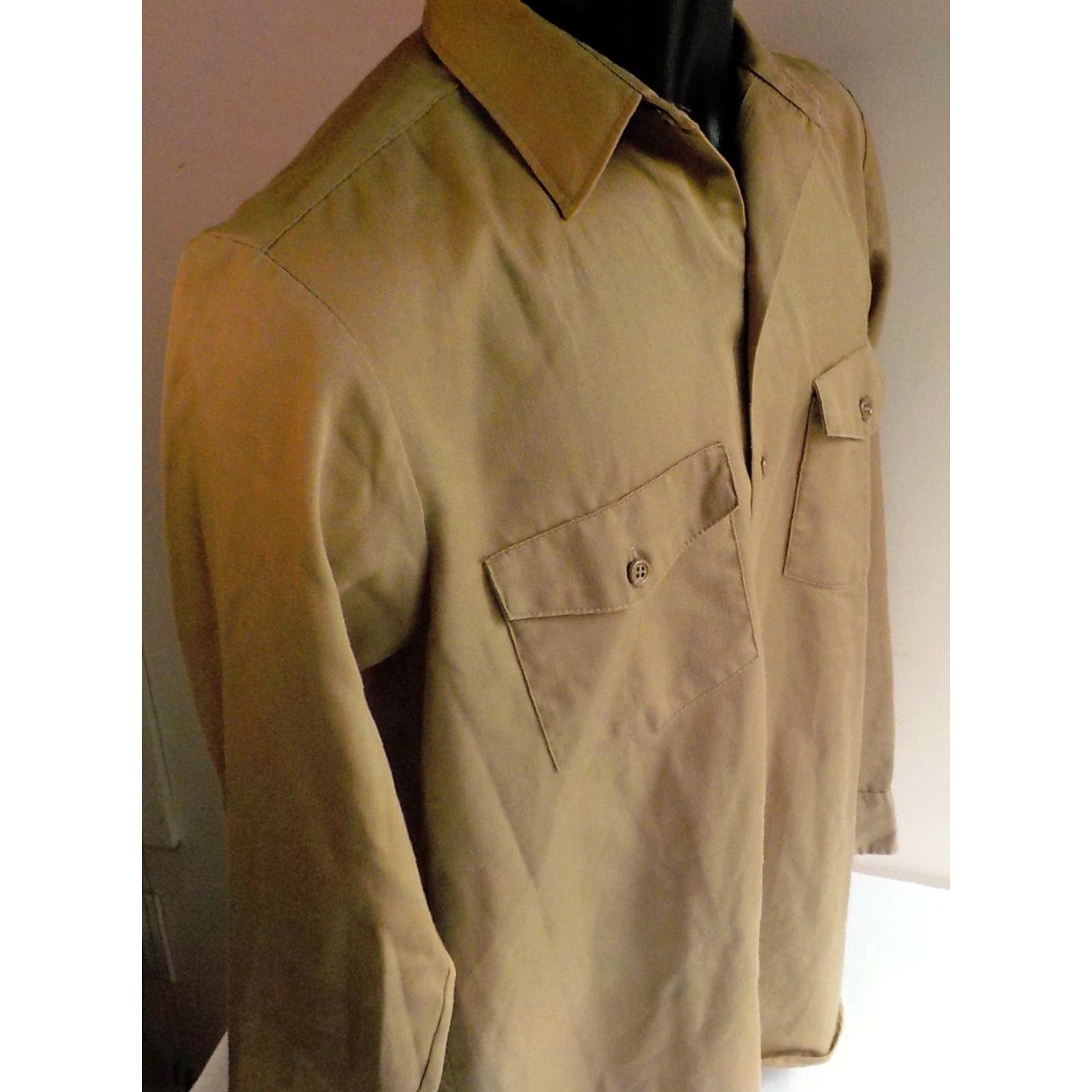 Lee VINTAGE LEE CHETOPA twill work shirt Mens Beige SIZE 15.5 Long Sleeve 2 Buttoned Flap Chest Pockets 70s Good Condition Size US L / EU 52-54 / 3 - 3 Thumbnail