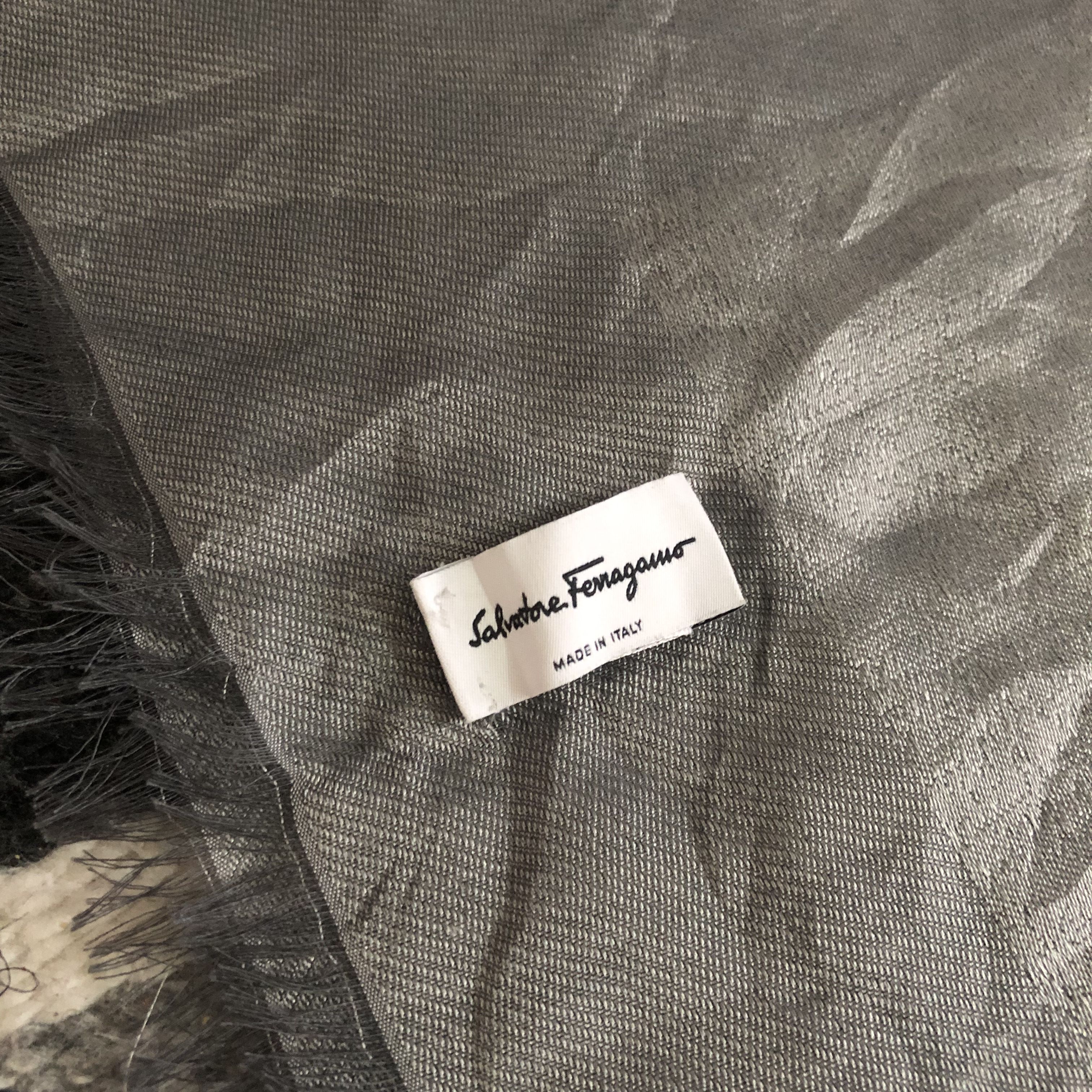 Salvatore Ferragamo SALVATORE FERRAGAMO ITALY Monogram Logo Gray Silk Wool Scarf Size ONE SIZE - 3 Thumbnail