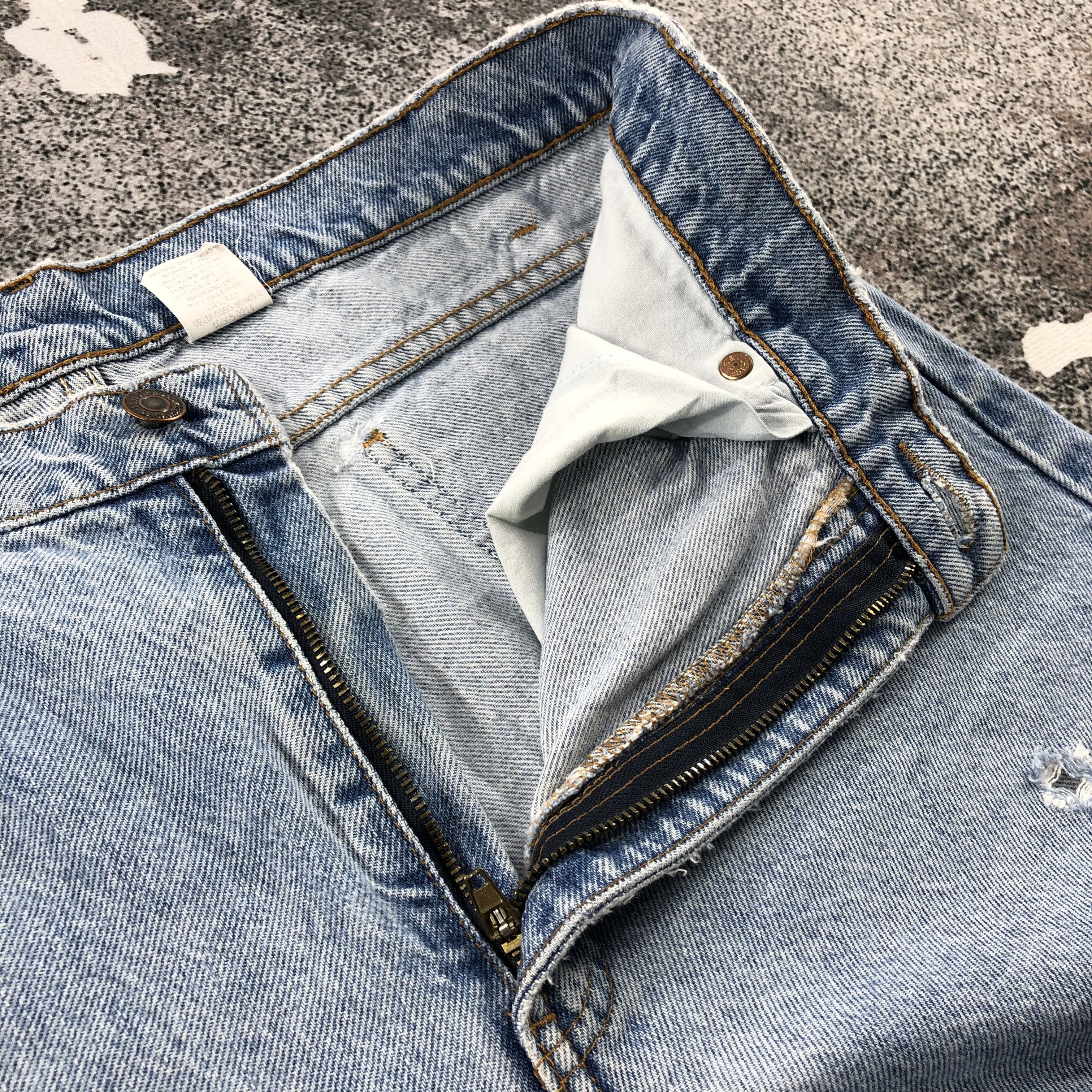 Levi's Vintage 90s Levis 505 Jeans Faded Blue Denim KJ619 Size US 34 / EU 50 - 8 Thumbnail