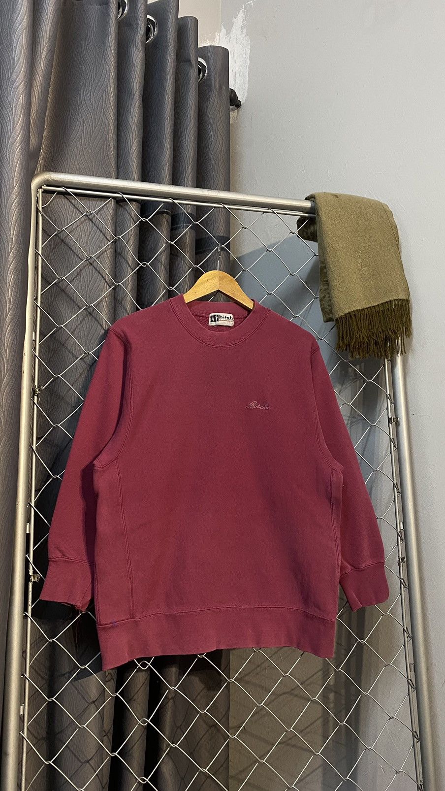 Japanese Brand VINTAGE 90's BITCH SKATE SWEATSHIRT MEDIUM Size US M / EU 48-50 / 2 - 1 Thumbnail
