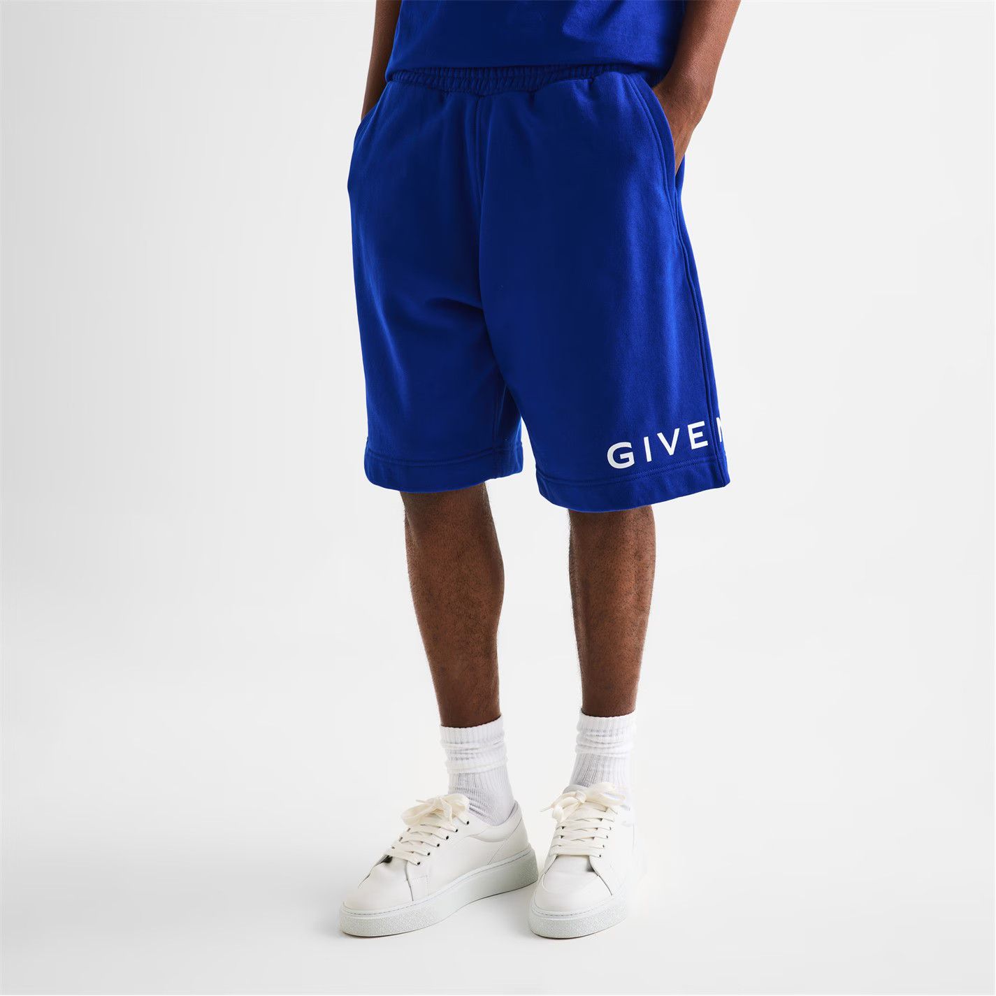 Givenchy o1g2r1mq0426 Boxy Fit Fleece Jogger Shorts in Blue Size US 32 / EU 48 - 3 Thumbnail