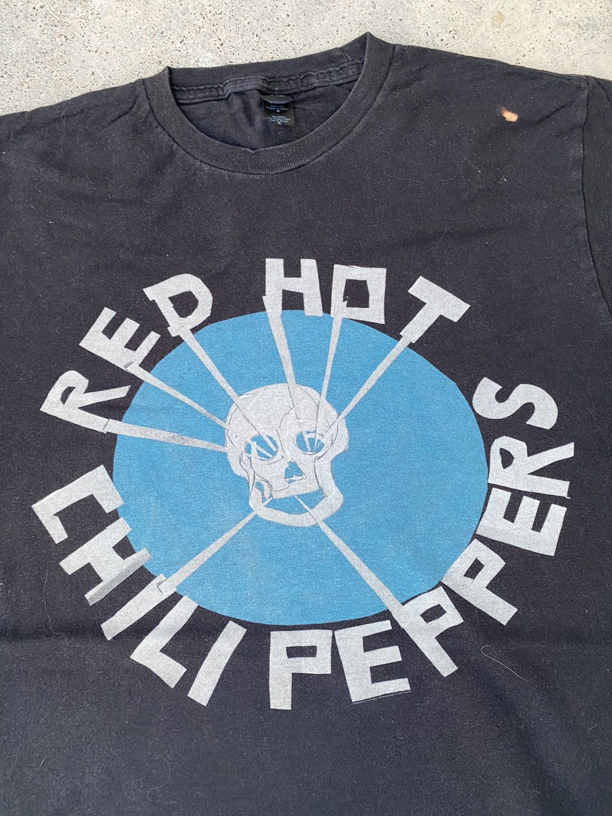 Band Tees 2000s Red Hot Chili Peppers Skull T-Shirt Size US M / EU 48-50 / 2 - 2 Thumbnail