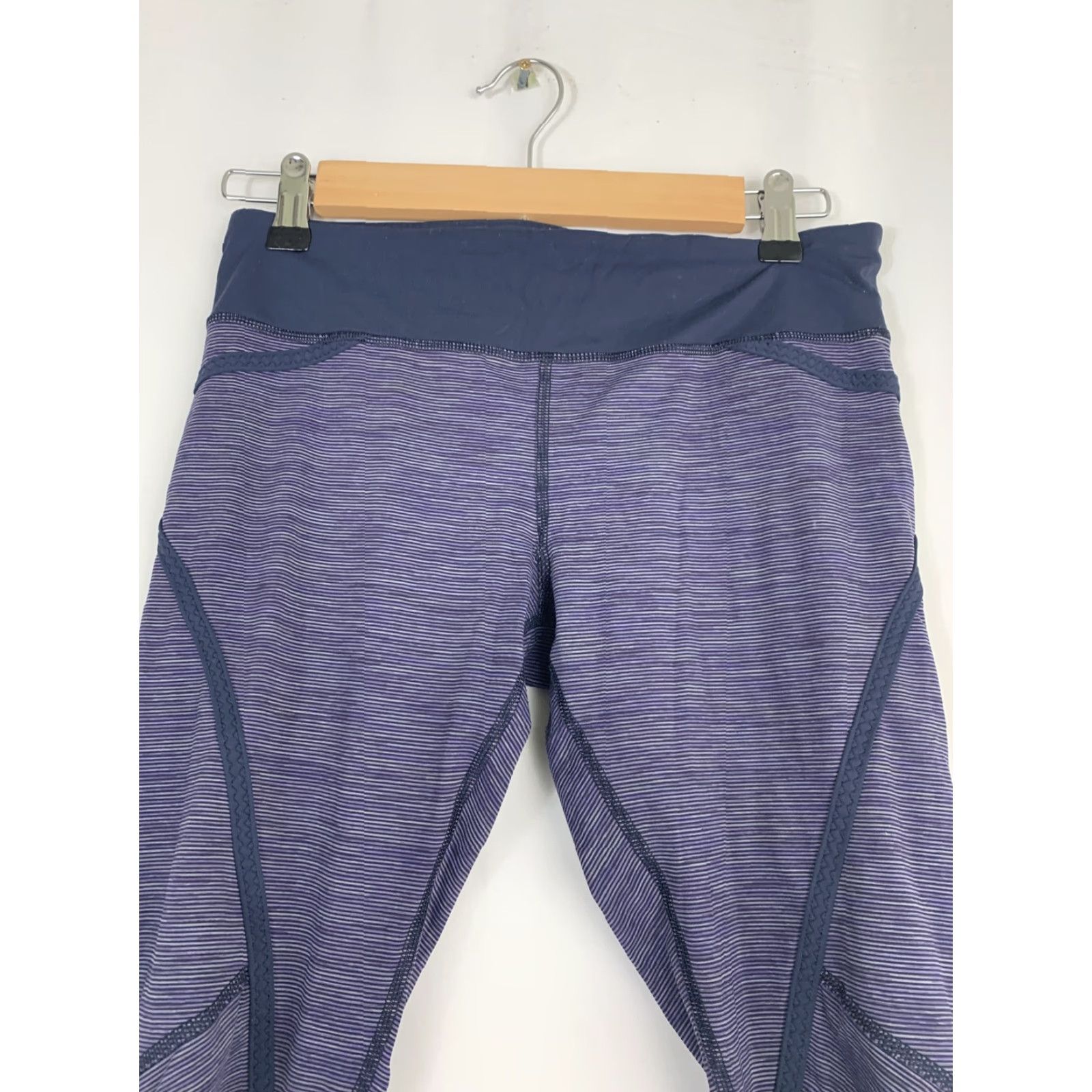 Lululemon Lululemon Leggings Purple Blue Stripe Cropped 19in Inseam Size 6 Womens Activewear Shorts? Size 28" / US 6 / IT 42 - 4 Thumbnail