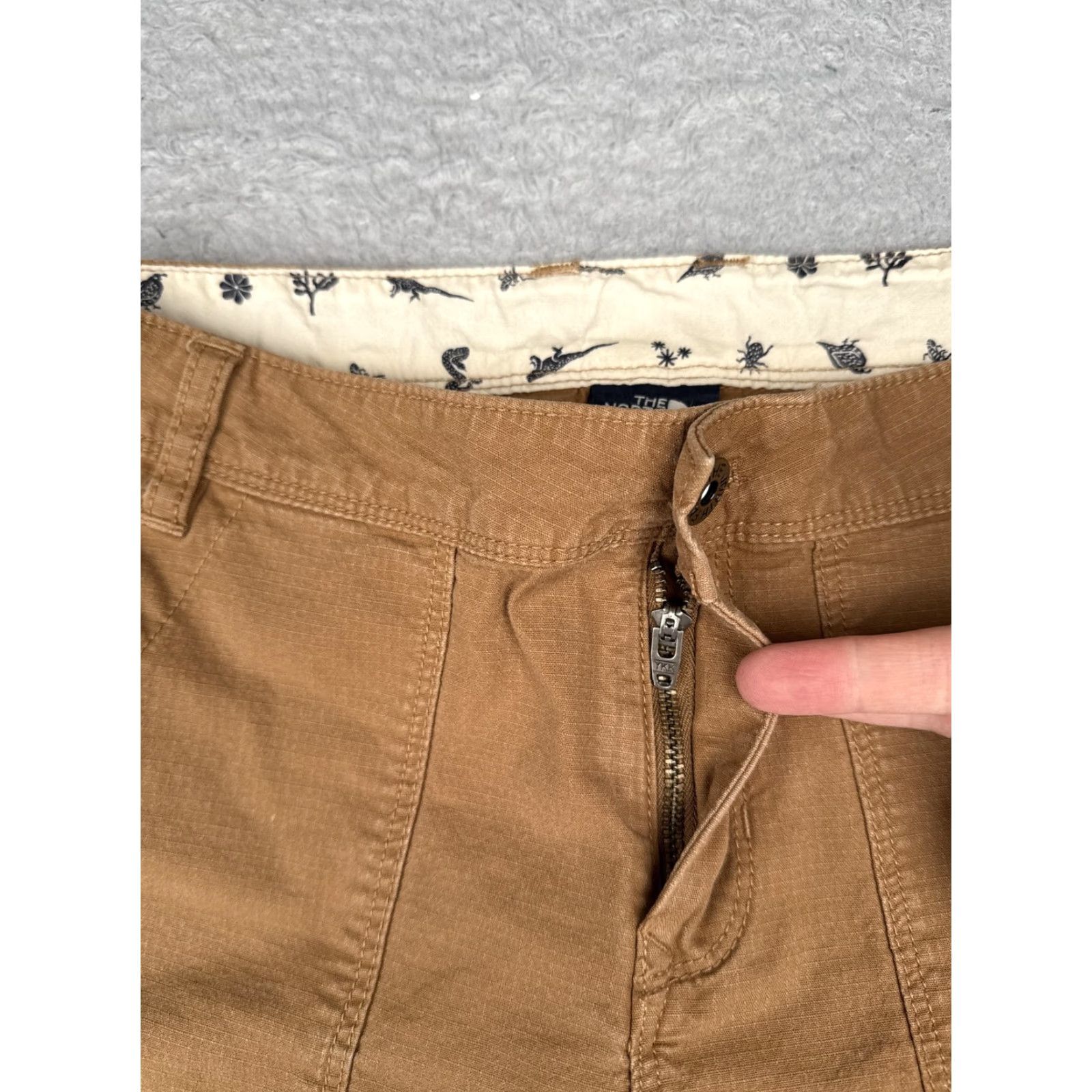 The North Face VINTAGE The North Face Shorts Womens 2 Brown Utility Stretch Hiking Outdoor Casual Size 26" / US 2 / IT 38 - 7 Thumbnail