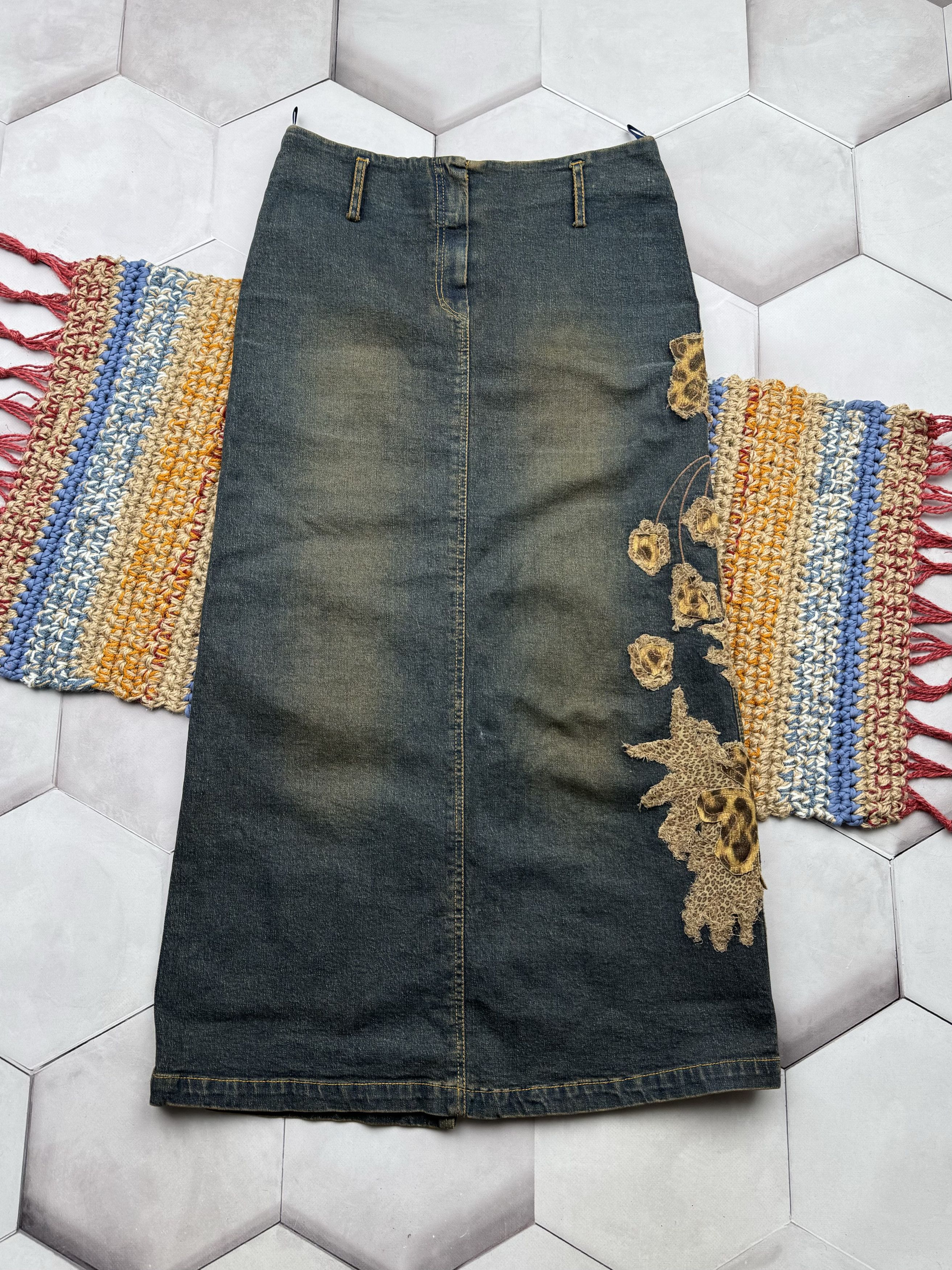 Japanese Brand Vintage Faded Skirt (E4) Size 27" / US 4 / IT 40 - 1 Thumbnail