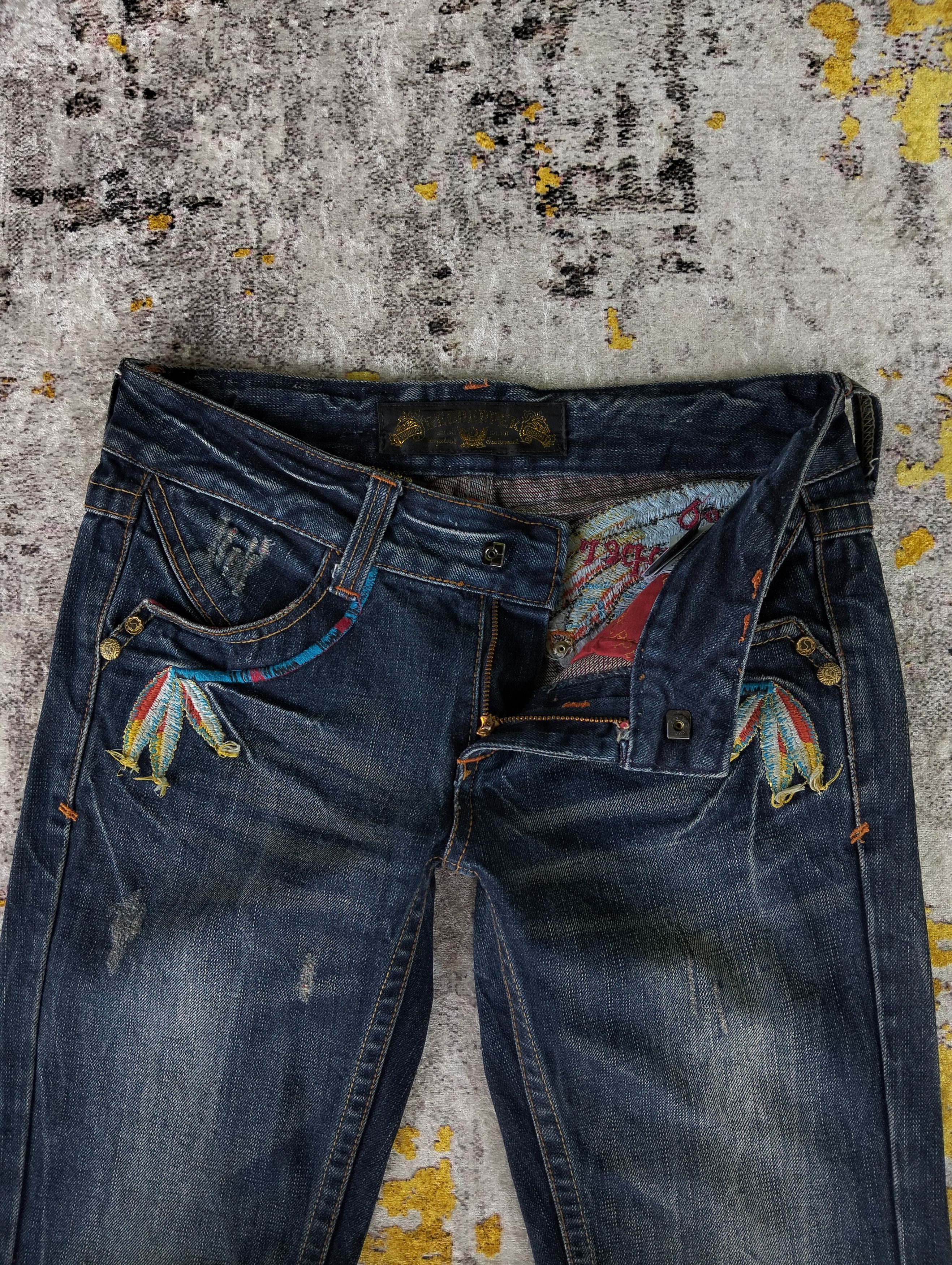 Tornado Mart Japanese Red Pepper Flared Embroidered Indian Low Rise Jeans Size US 28 / EU 44 - 7 Thumbnail