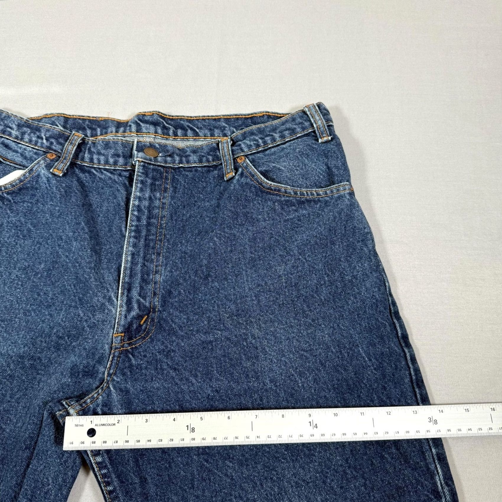 Levi's VINTAGE Levi's Jeans Mens 36x34 Blue 550 Relaxed Tapered Den﻿im Pants Shirt? Size US 36 / EU 52 - 7 Thumbnail