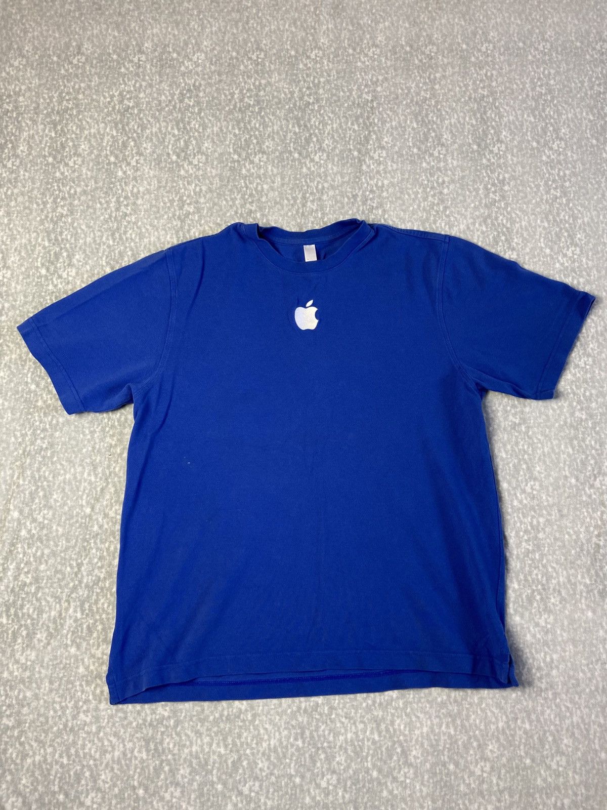 Apple Official Apple Store Employee T-Shirt Size US L / EU 52-54 / 3 - 1 Thumbnail