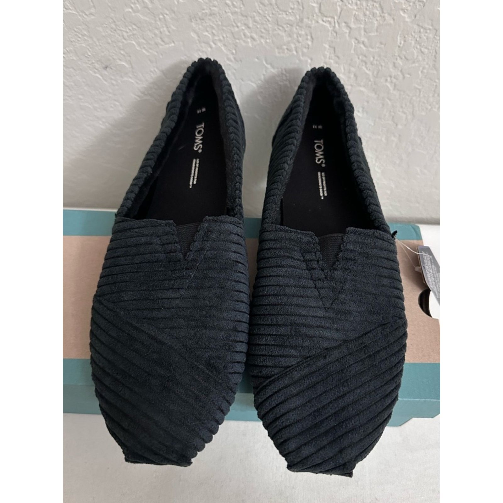 Toms TOMS Wale Cord & Faux Fur Lined Slip-On Shoe Women 11 Black Size US 11 / IT 41 - 2 Thumbnail