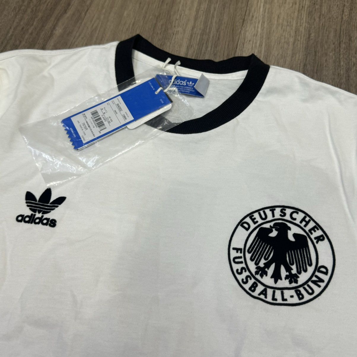 Adidas Germany 10/11 longsleeves retro shirt (bnwt) Size US M / EU 48-50 / 2 - 3 Thumbnail