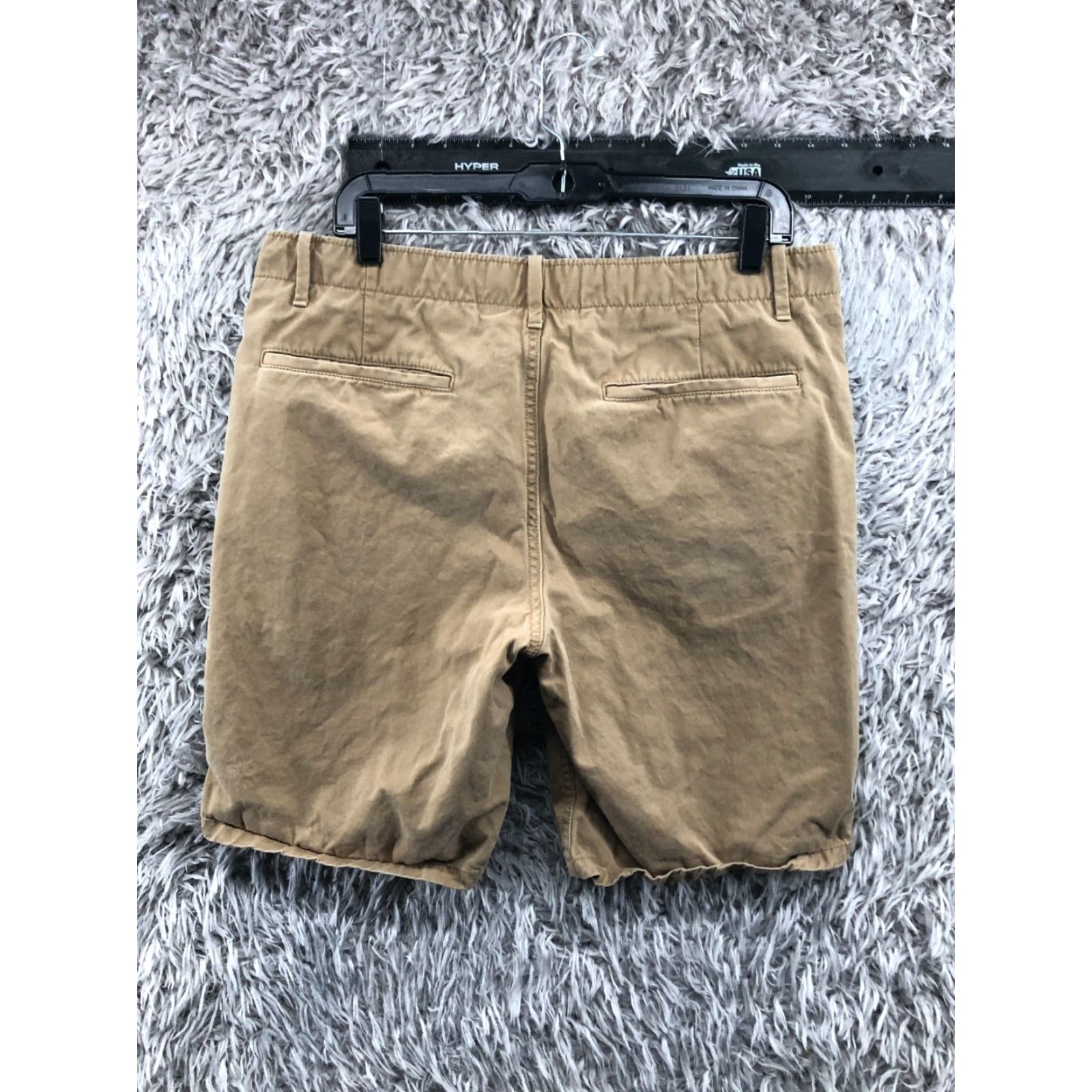 Gap Gap Lived-In Shorts Mens Size 34 Mid Rise Medium Wash Beige Bermuda, 5-Pocket, Belt Loops, Cotton Blend, Regular Fit, Casual, Gap, Men Size US 34 / EU 50 - 4 Thumbnail