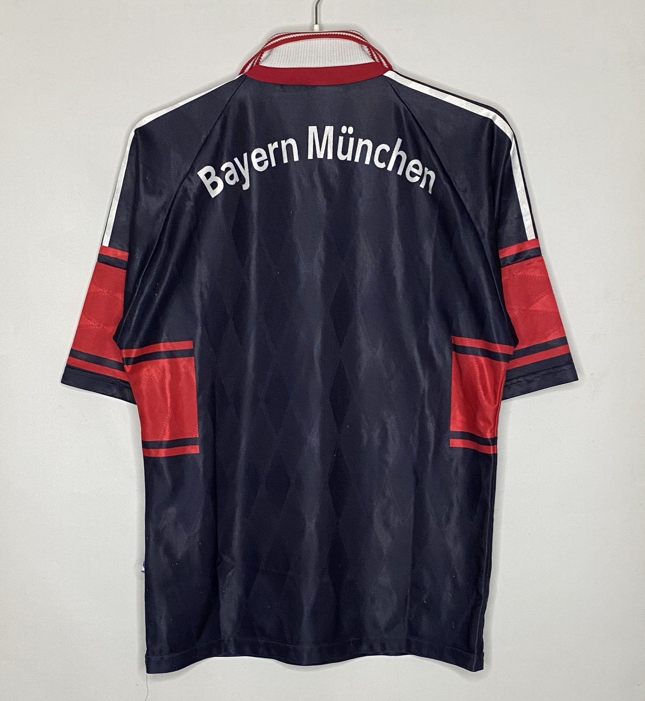 Adidas BAYERN MUNICH 1997 1999 HOME FOOTBALL SHIRT SOCCER JERSEY Size US S / EU 44-46 / 1 - 2 Thumbnail