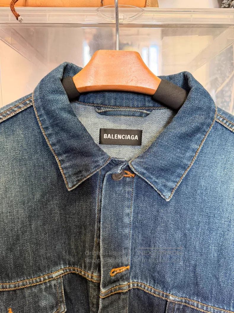 Balenciaga Balenciaga Oversized Washed Denim Shirt Short Sleeve Size US M / EU 48-50 / 2 - 2 Thumbnail