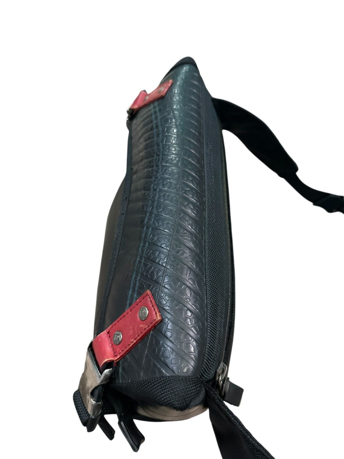 Japanese Brand SEAL HAND MADE JAPAN FROM TIRE TUBE WAIST BAG Size ONE SIZE - 12 Thumbnail