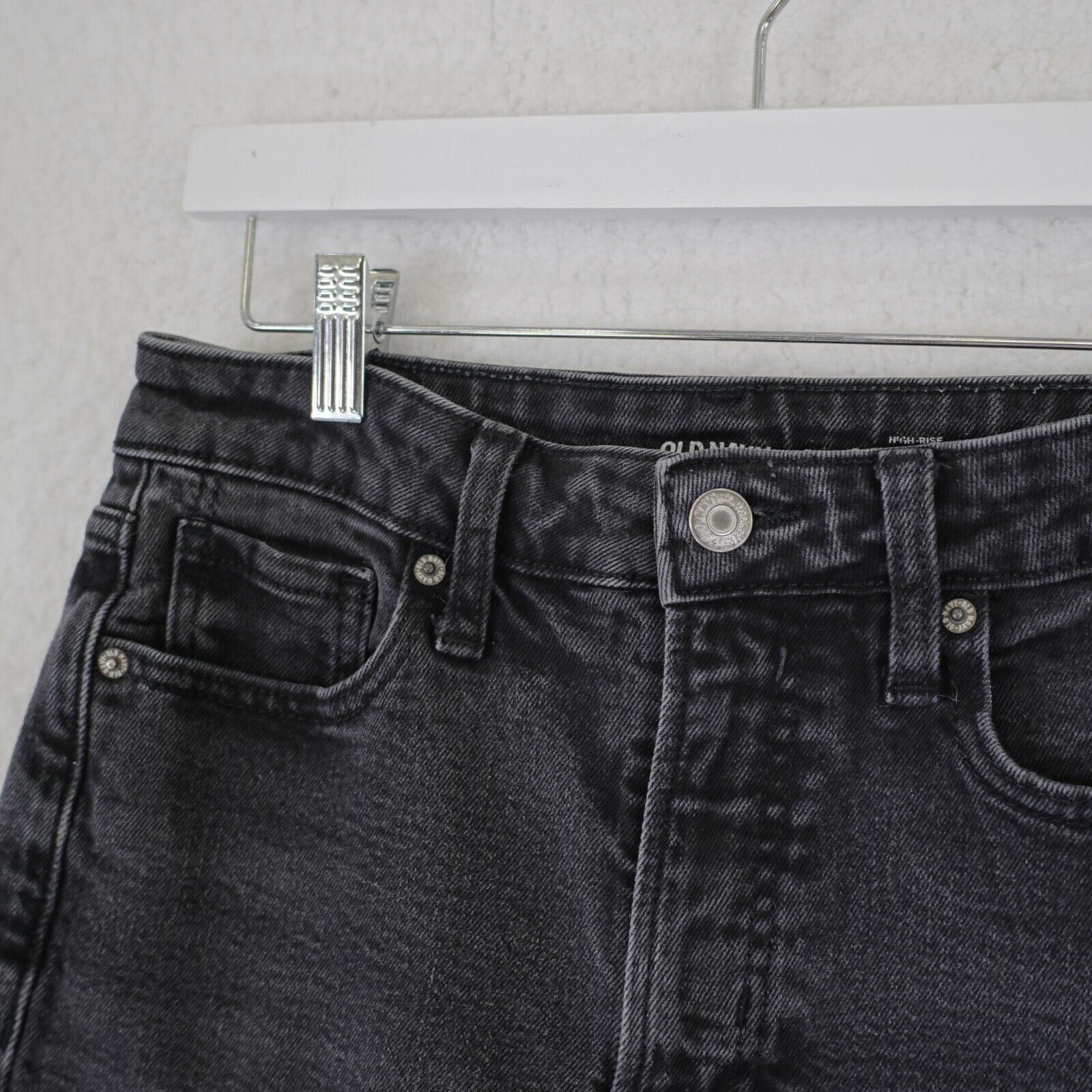 Old Navy Old Navy O.G. Straight Black Denim Shorts Size 6 29/5 High R Size 28" / US 6 / IT 42 - 3 Thumbnail